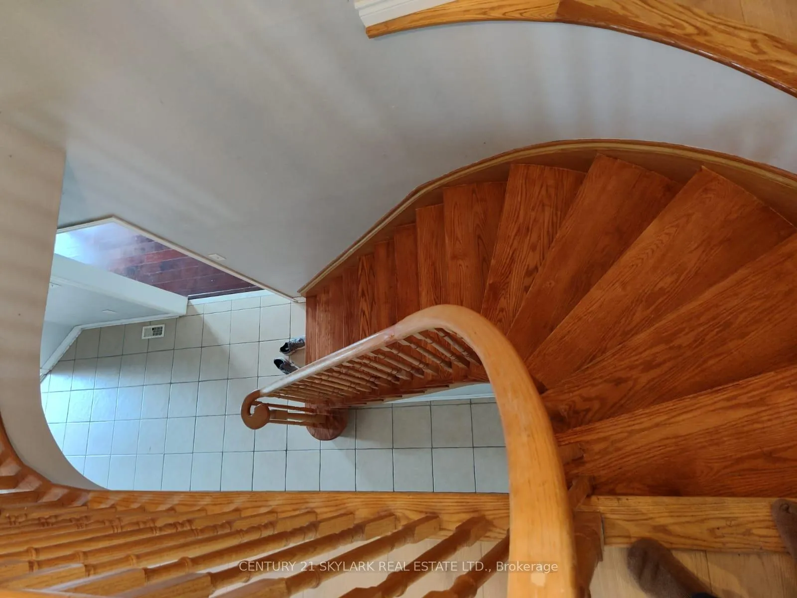 Photo 13 of 15 Surrey Drive, Barrie, Bayfield — HOMEH