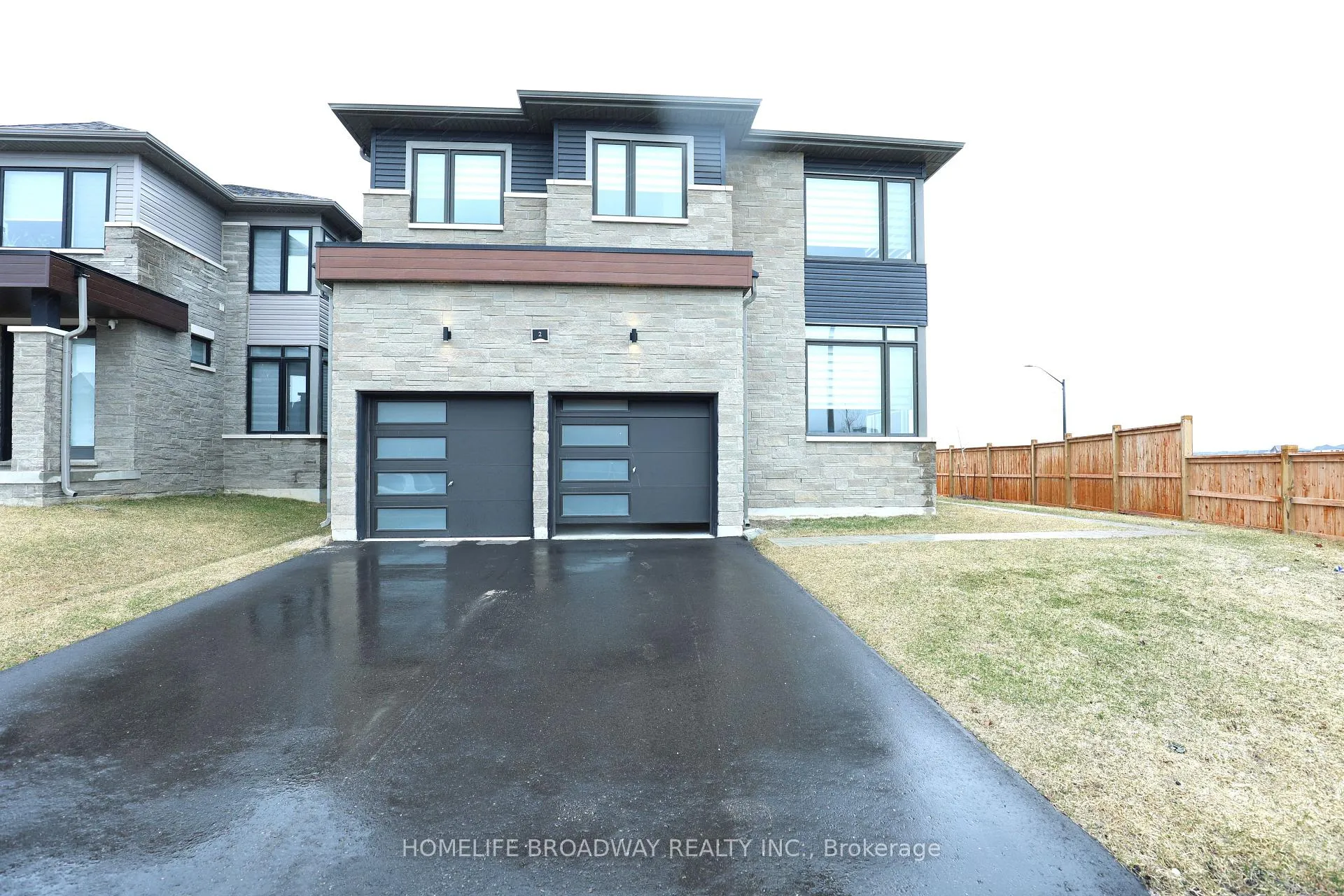 Photo 1 of 2 Rosannie Circle, Wasaga Beach — HOMEH