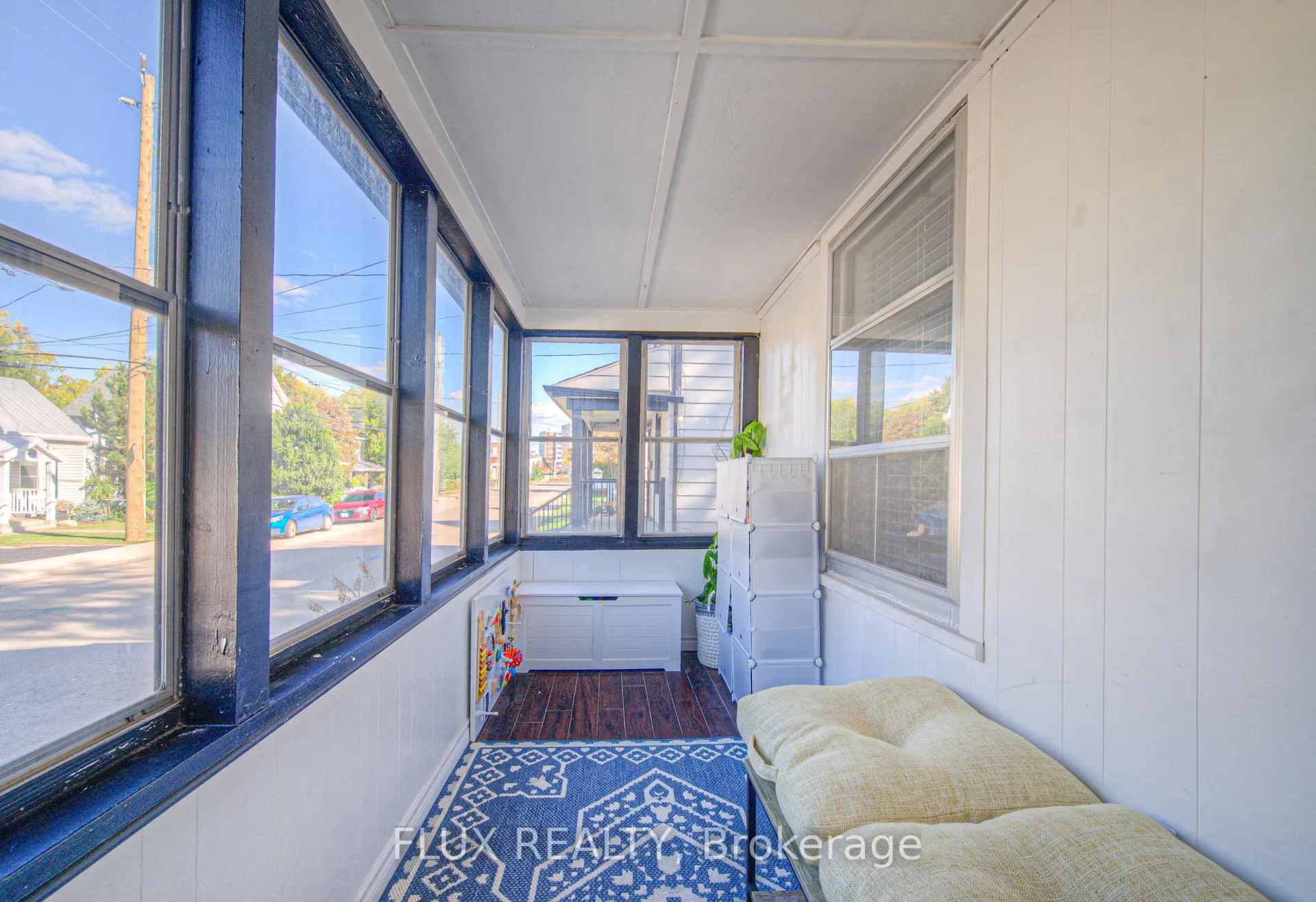 Photo 2 of 12 Jones Street, Hamilton, Stoney Creek — HOMEH