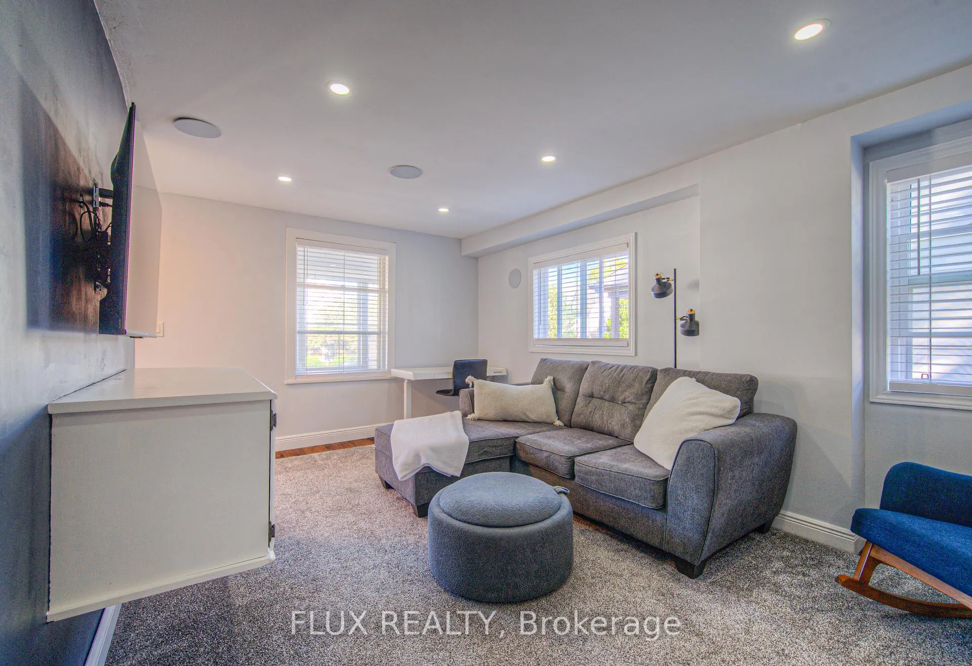 Photo 4 of 12 Jones Street, Hamilton, Stoney Creek — HOMEH