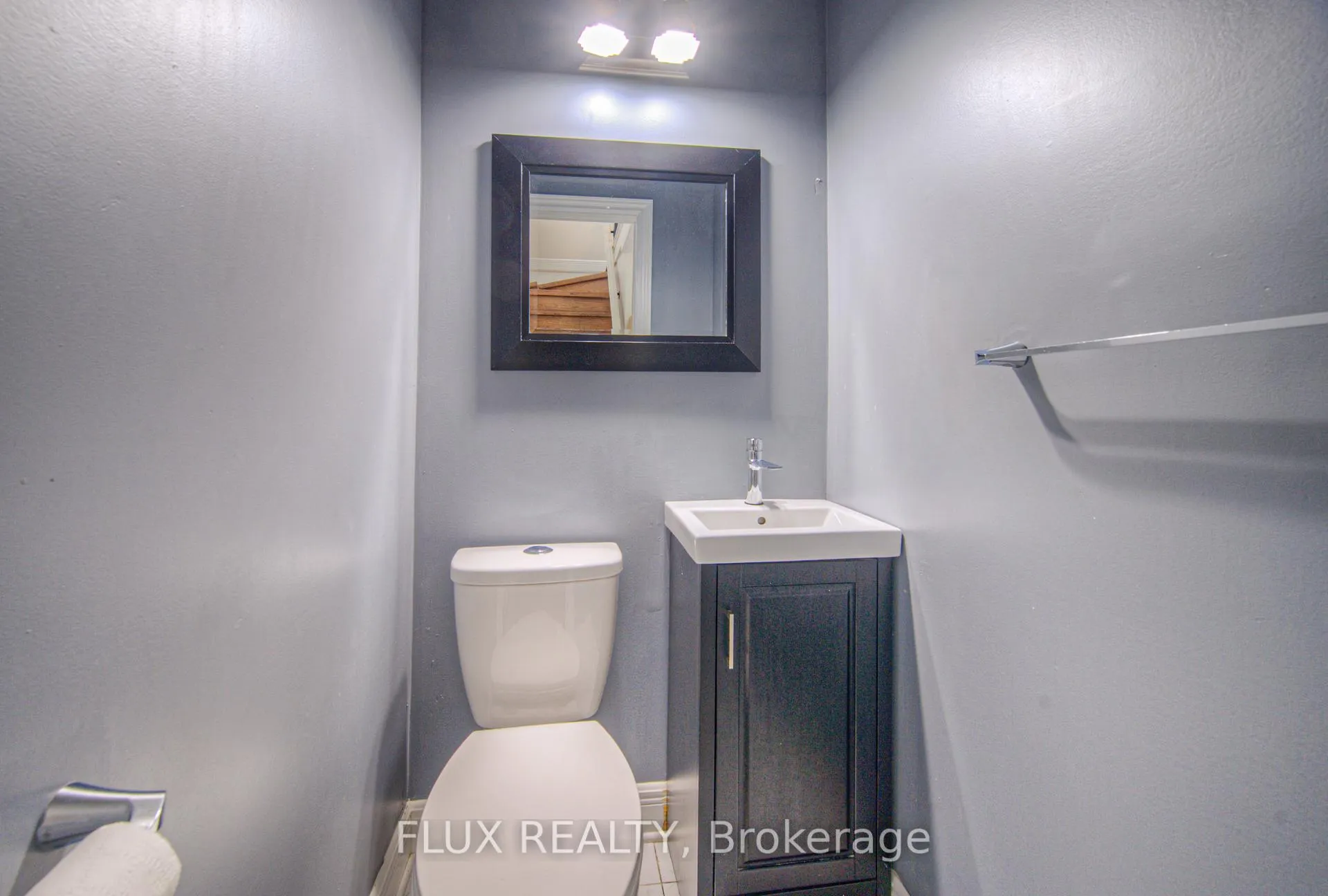 Photo 7 of 12 Jones Street, Hamilton, Stoney Creek — HOMEH