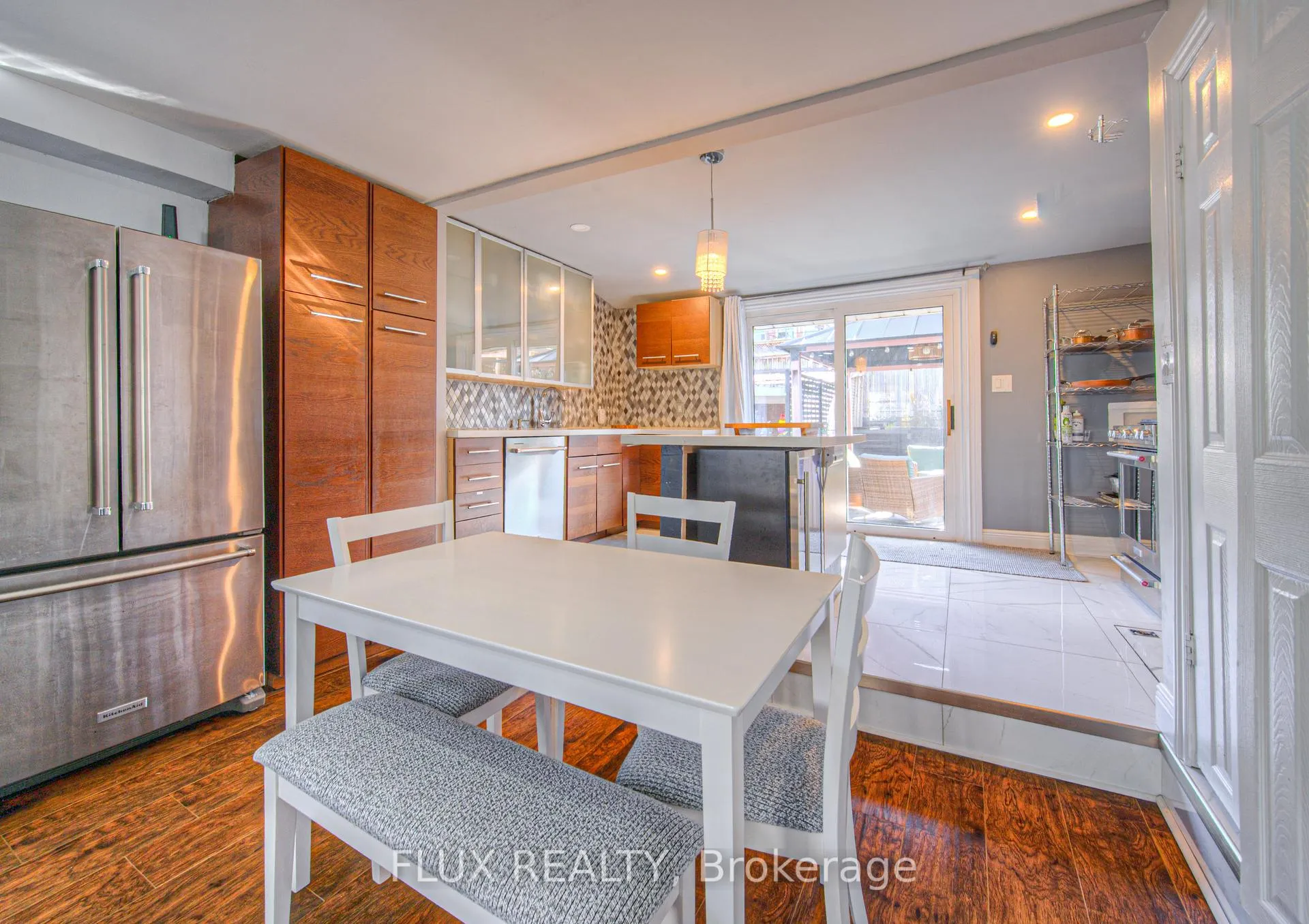 Photo 11 of 12 Jones Street, Hamilton, Stoney Creek — HOMEH
