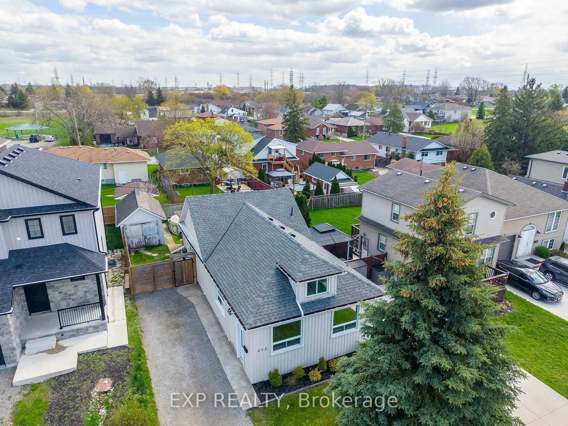 Photo 3 of 212 Morton Street, Thorold, Allanburg/Thorold South — HOMEH