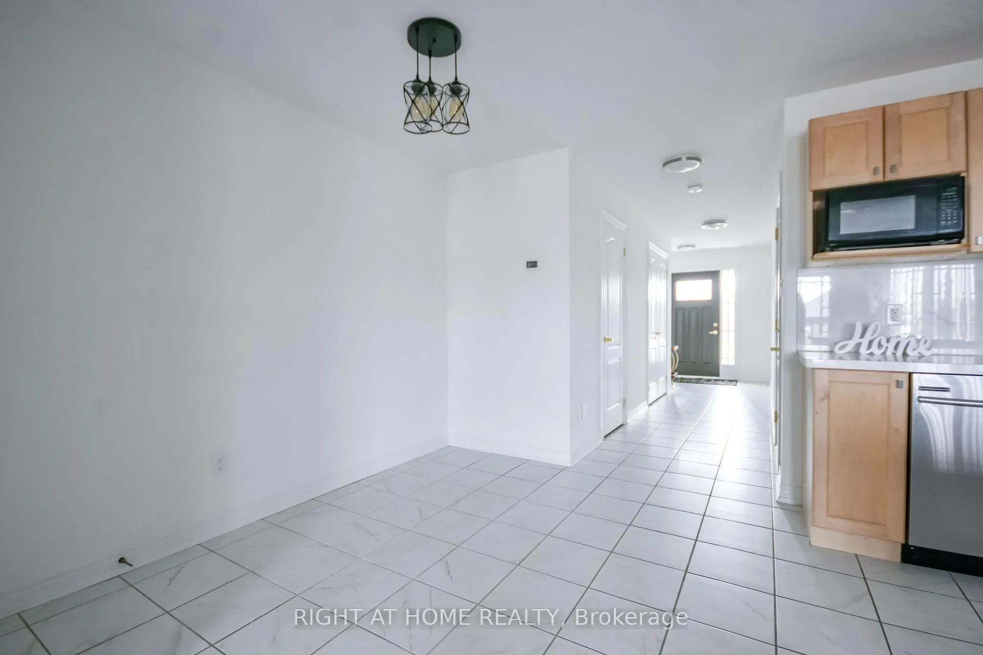 Photo 6 of 18 Foley Crescent, Collingwood — HOMEH