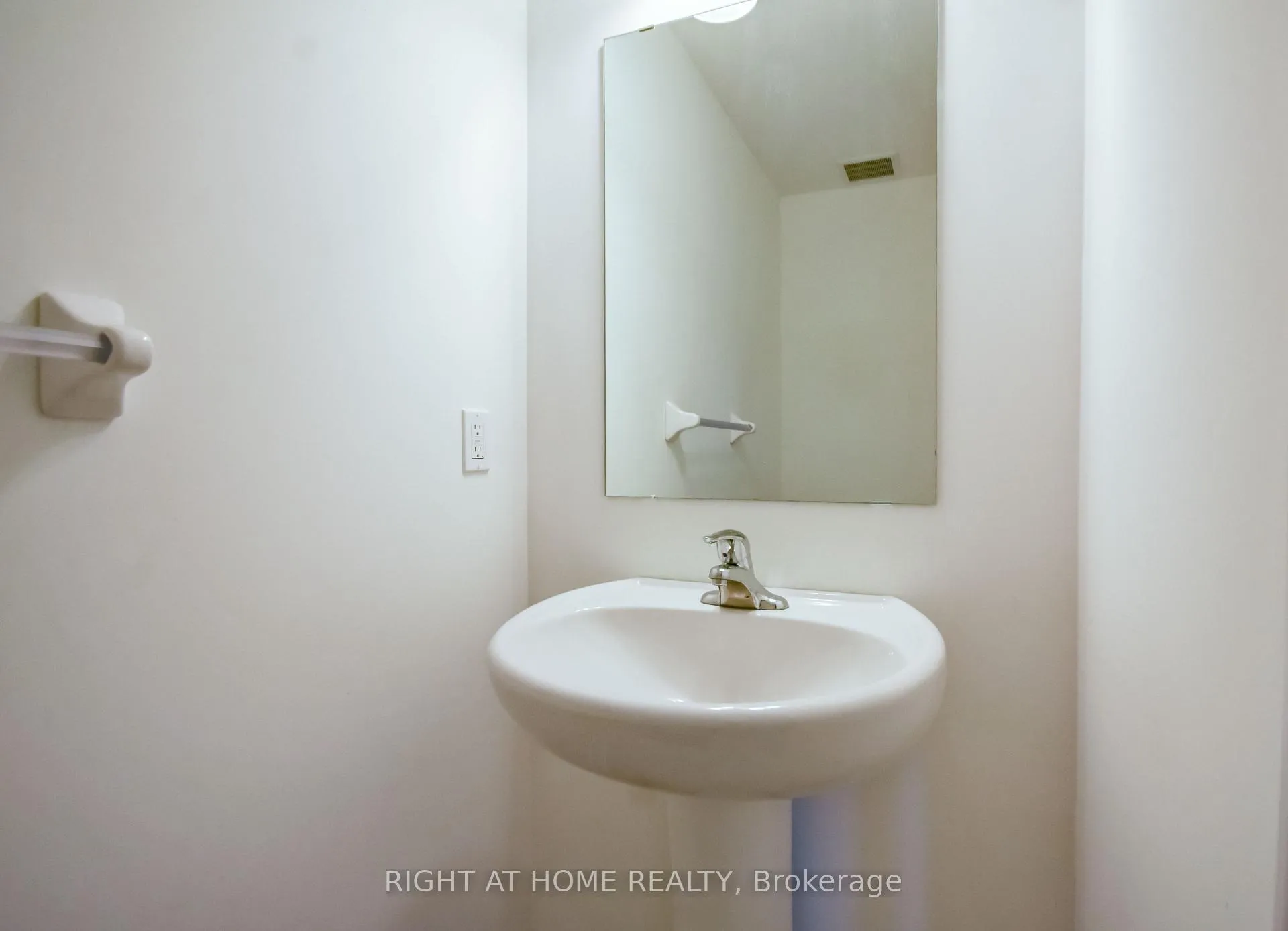 Photo 8 of 18 Foley Crescent, Collingwood — HOMEH