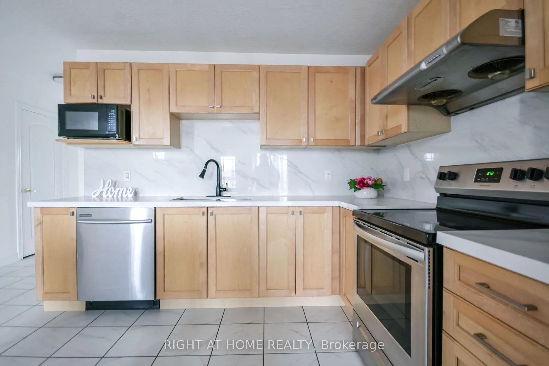 Photo 12 of 18 Foley Crescent, Collingwood — HOMEH
