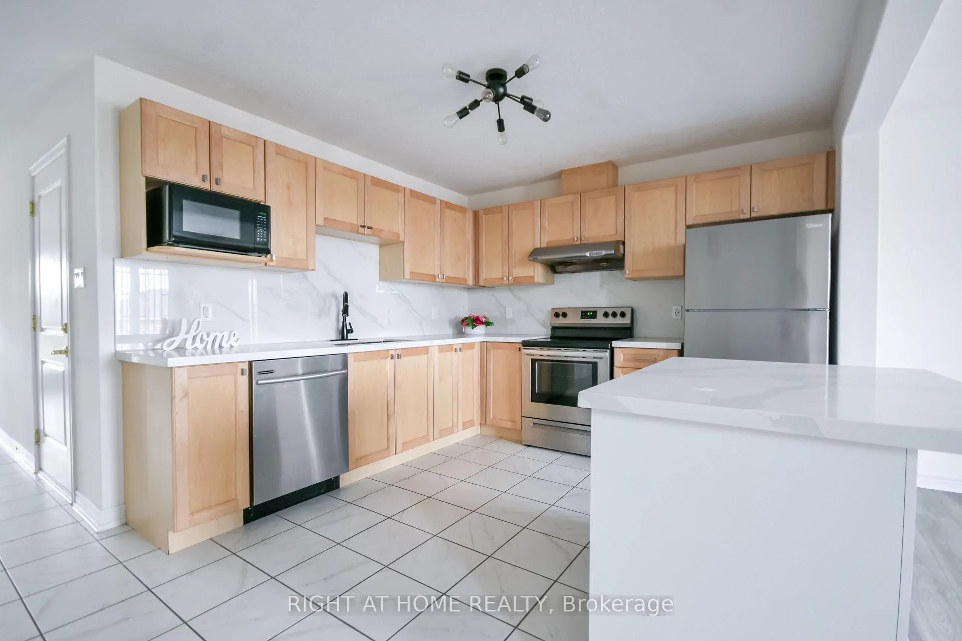 Photo 13 of 18 Foley Crescent, Collingwood — HOMEH