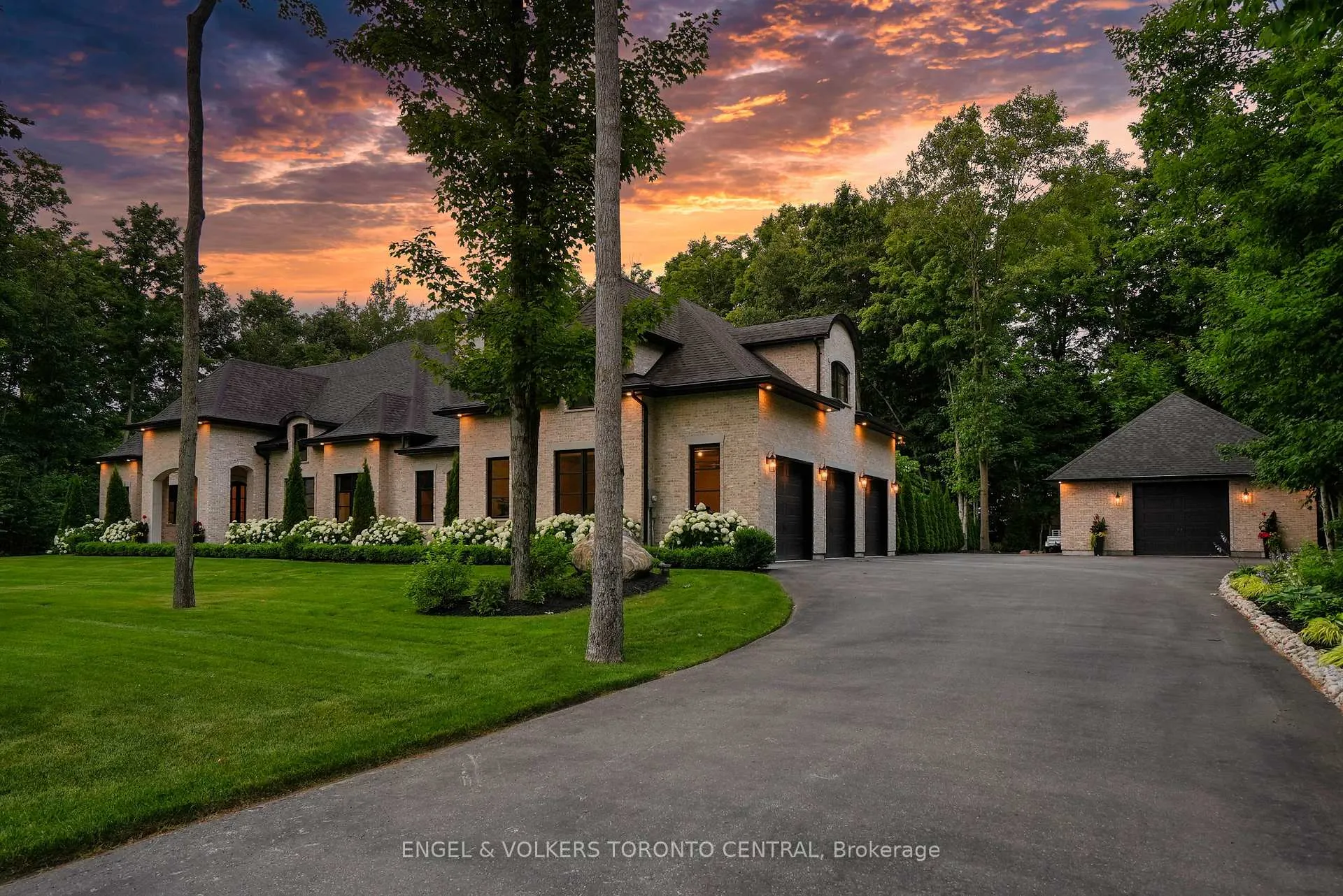 Photo 2 of 7 Apto Court, Springwater, Rural Springwater — HOMEH