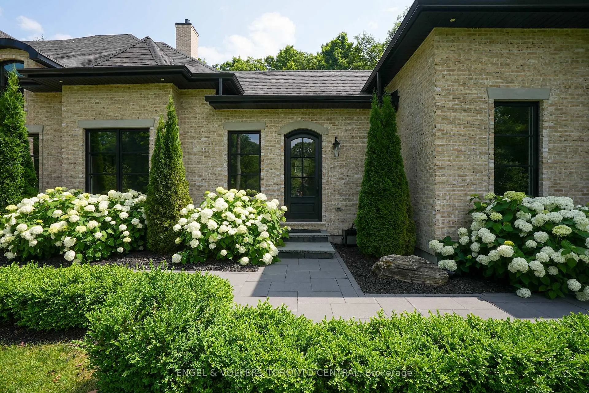 Photo 3 of 7 Apto Court, Springwater, Rural Springwater — HOMEH