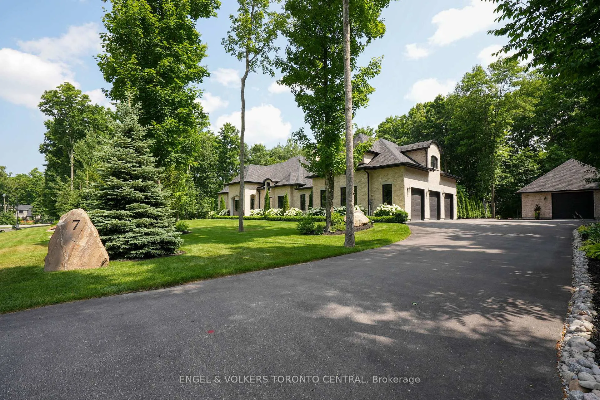 Photo 43 of 7 Apto Court, Springwater, Rural Springwater — HOMEH