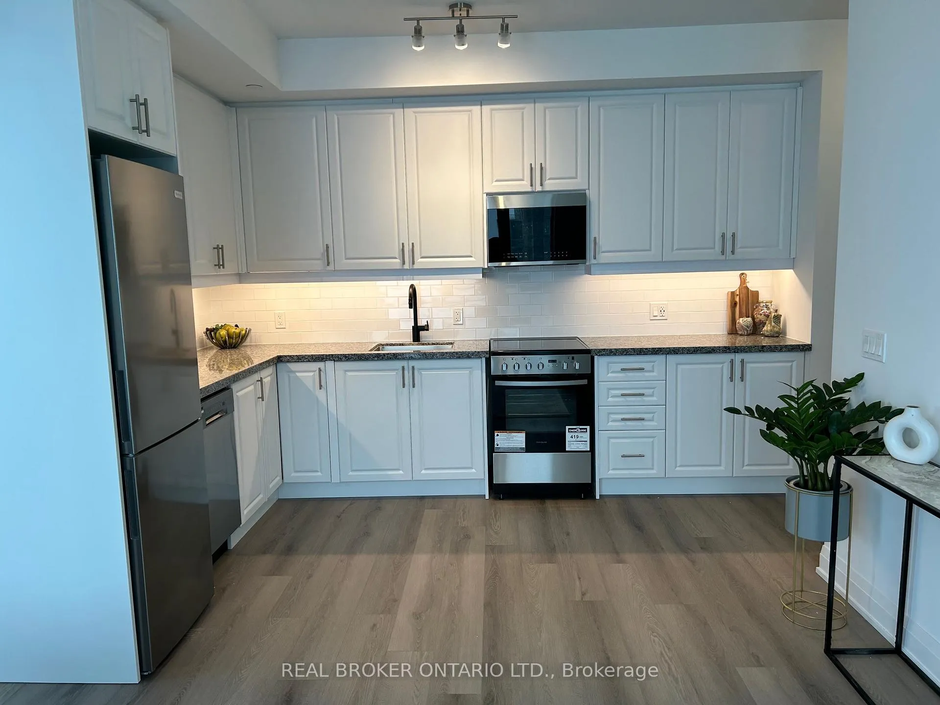 Photo 1 of Unit 703, 2333 Khalsa Gate, Oakville, Westmount — HOMEH