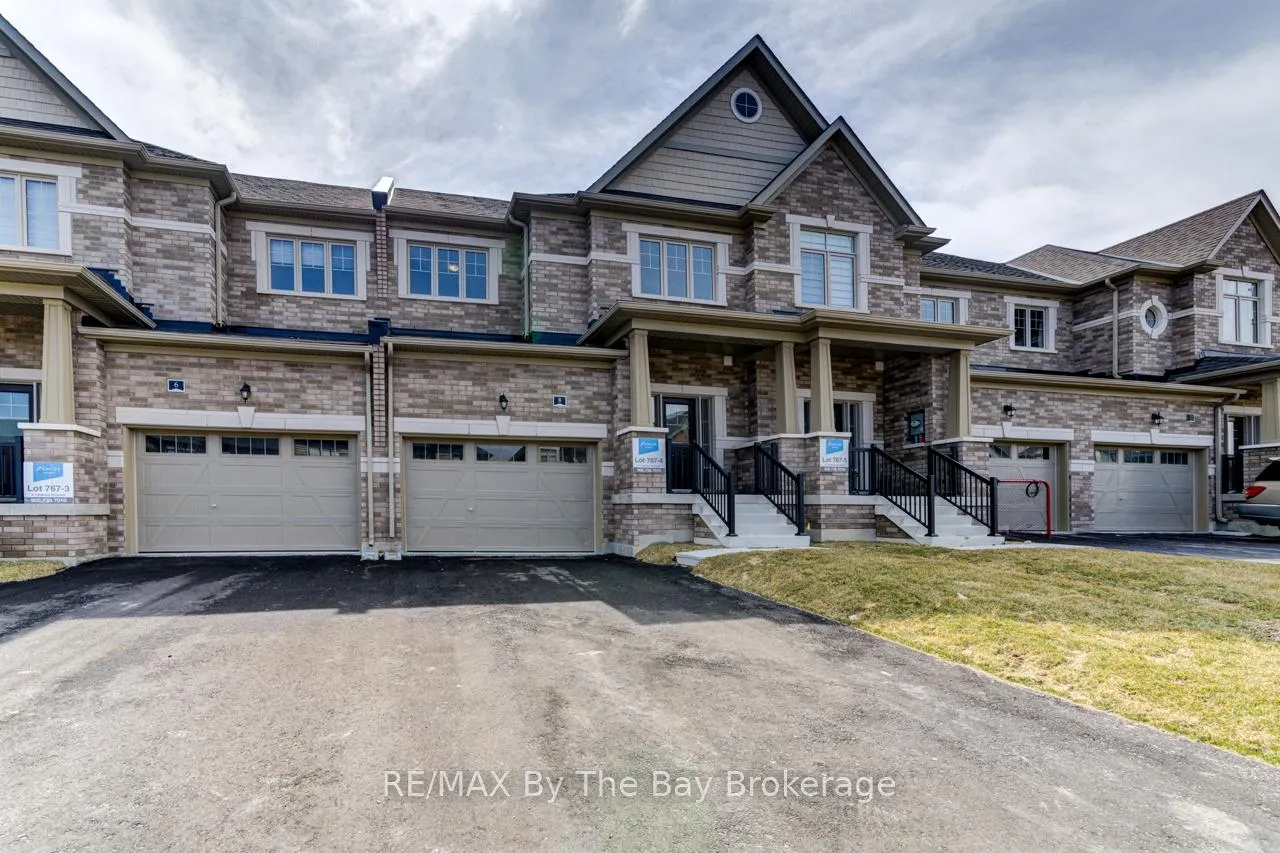 Photo 1 of 8 Federica Crescent, Wasaga Beach — HOMEH