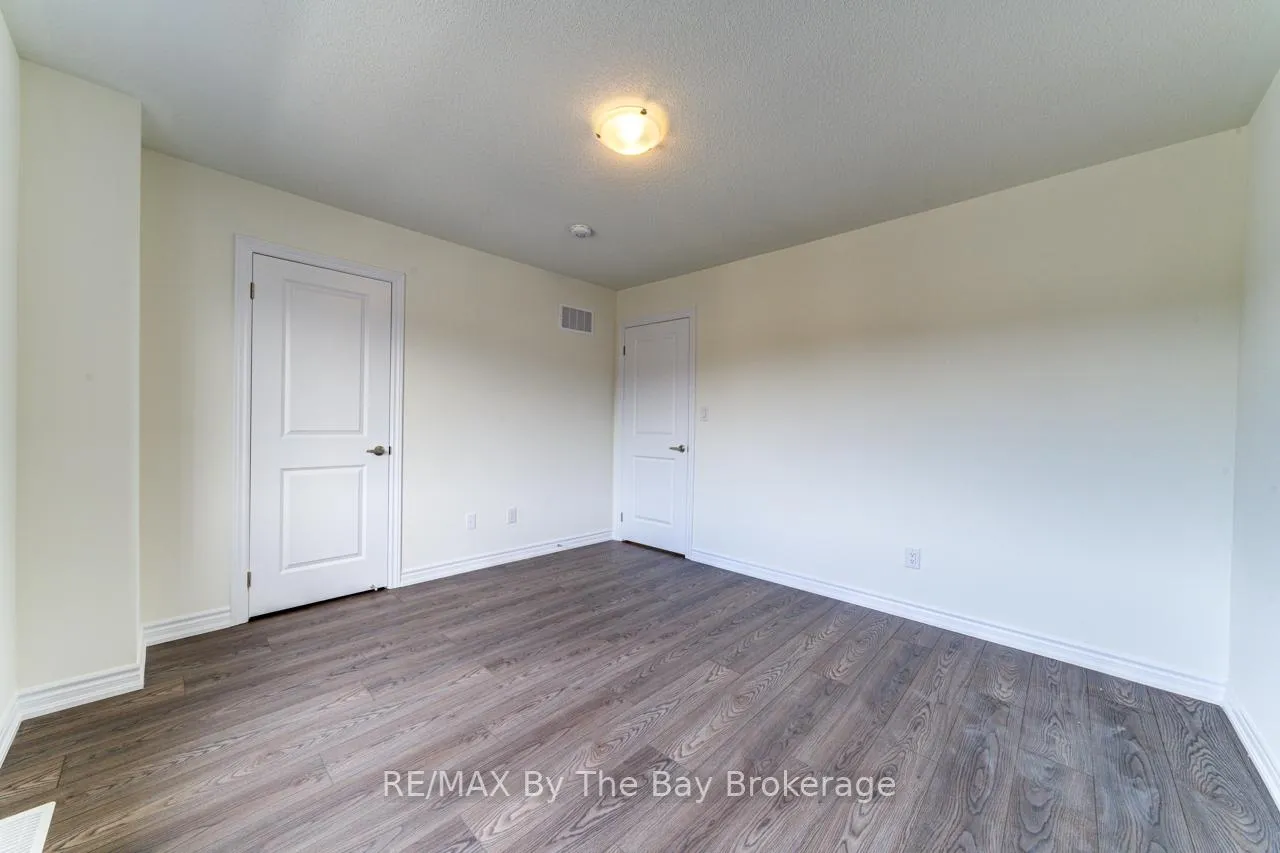 Photo 22 of 8 Federica Crescent, Wasaga Beach — HOMEH