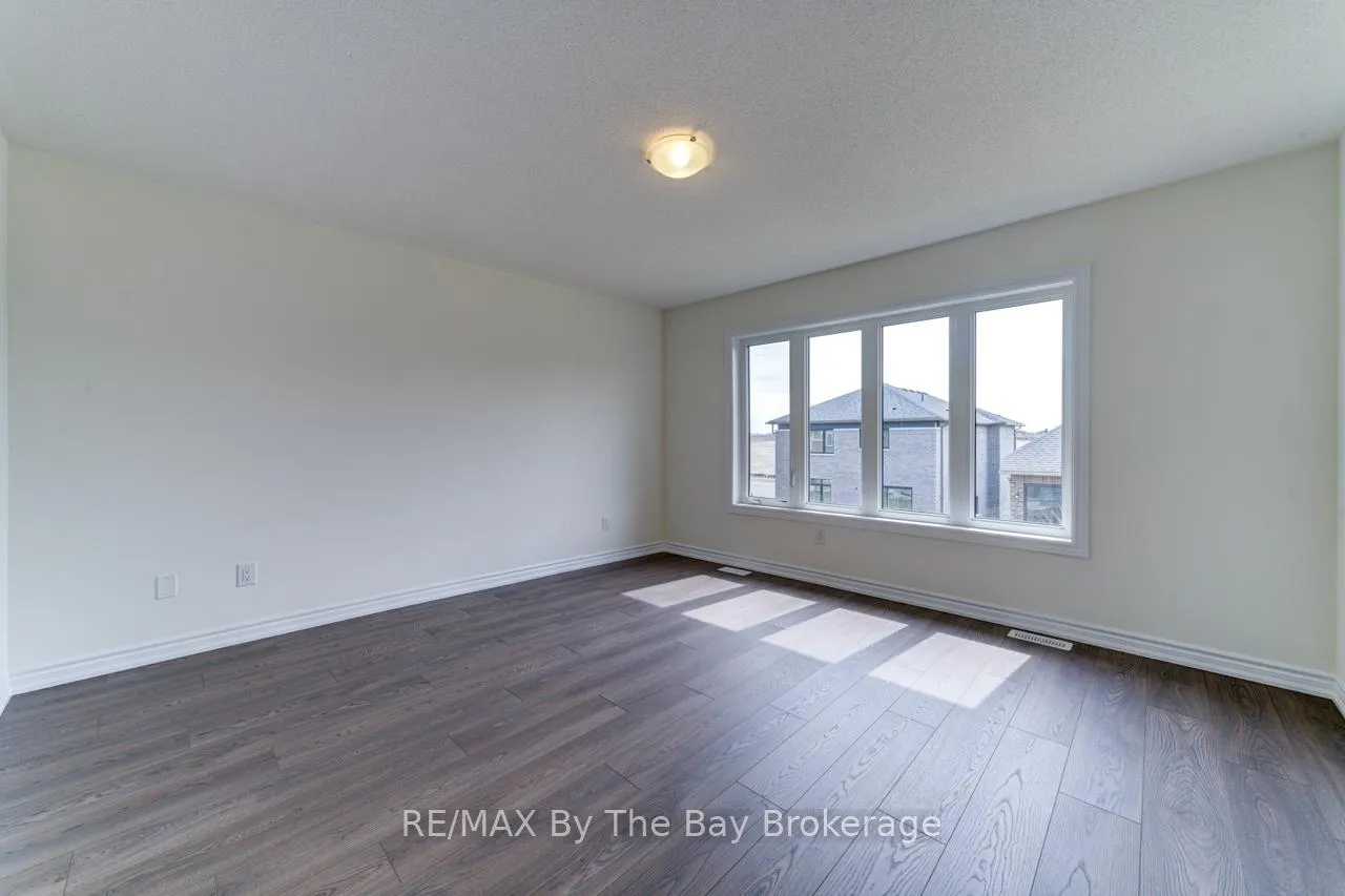 Photo 28 of 8 Federica Crescent, Wasaga Beach — HOMEH