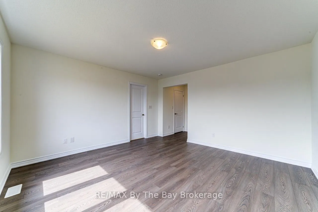 Photo 30 of 8 Federica Crescent, Wasaga Beach — HOMEH
