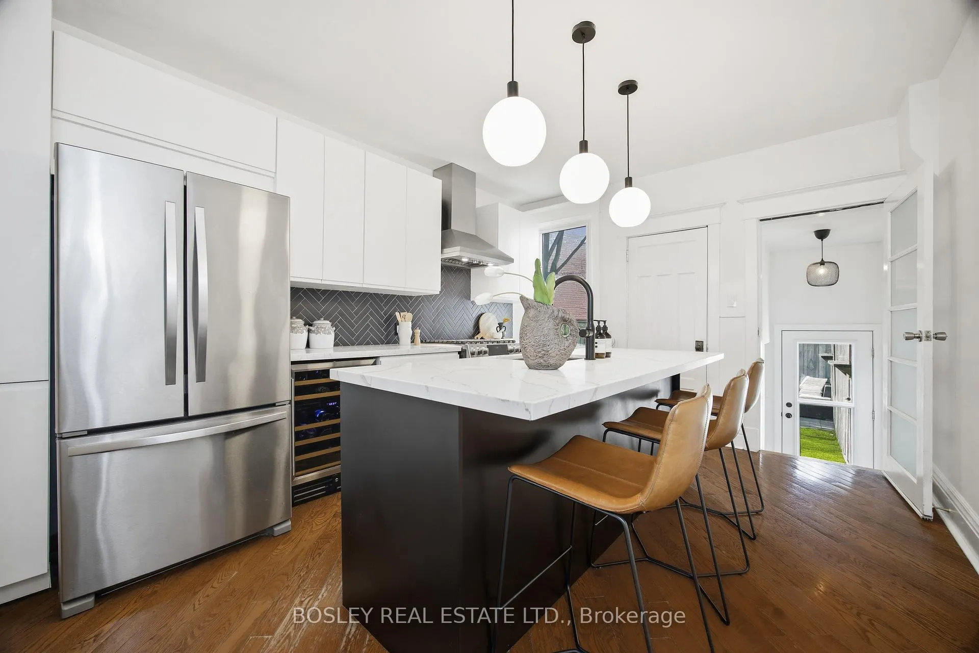 Photo 10 of 118 Mountjoy Avenue, Toronto, Greenwood-Coxwell — HOMEH