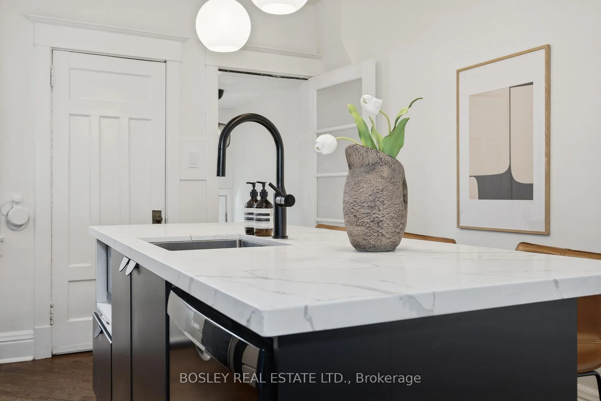 Photo 11 of 118 Mountjoy Avenue, Toronto, Greenwood-Coxwell — HOMEH