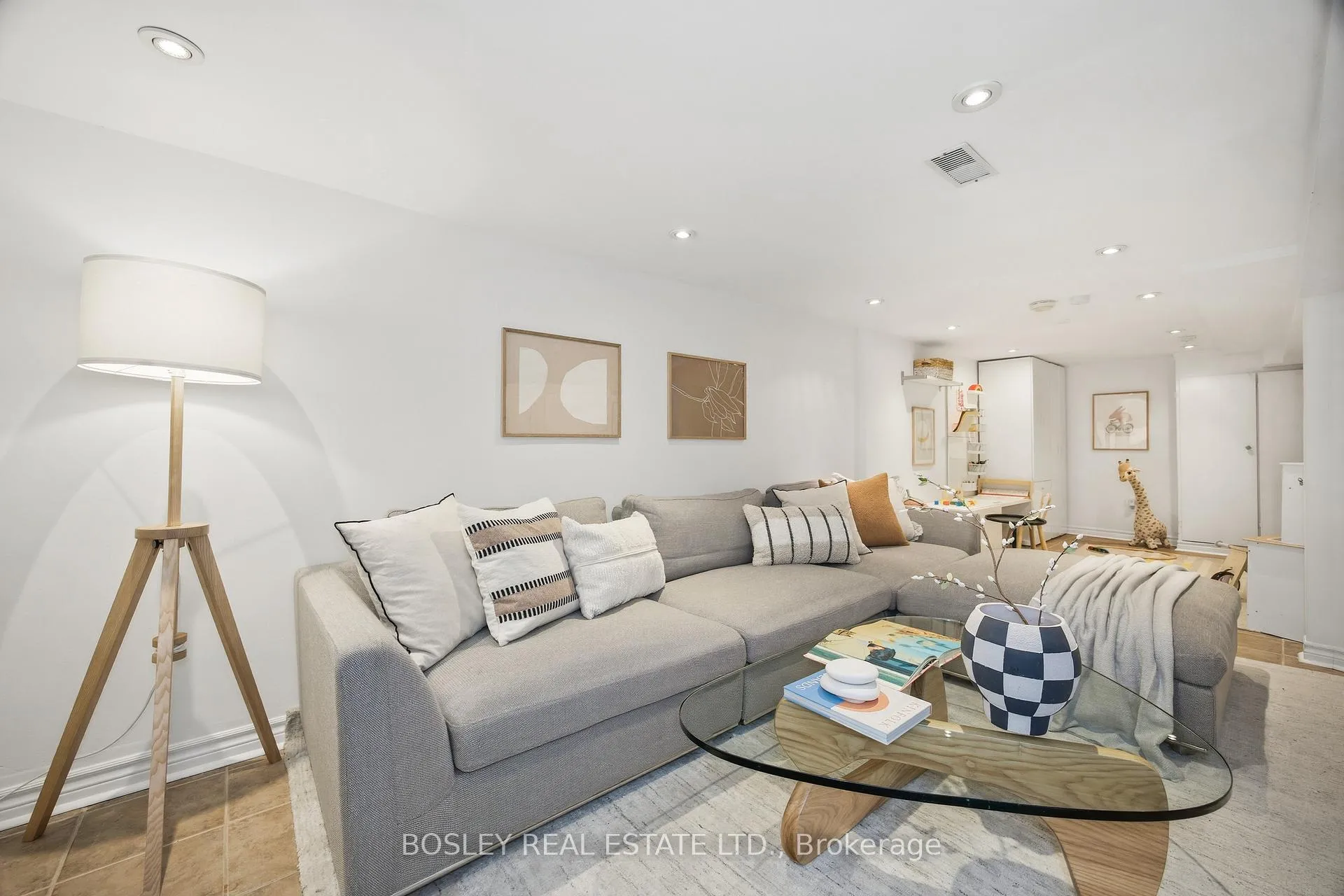 Photo 26 of 118 Mountjoy Avenue, Toronto, Greenwood-Coxwell — HOMEH