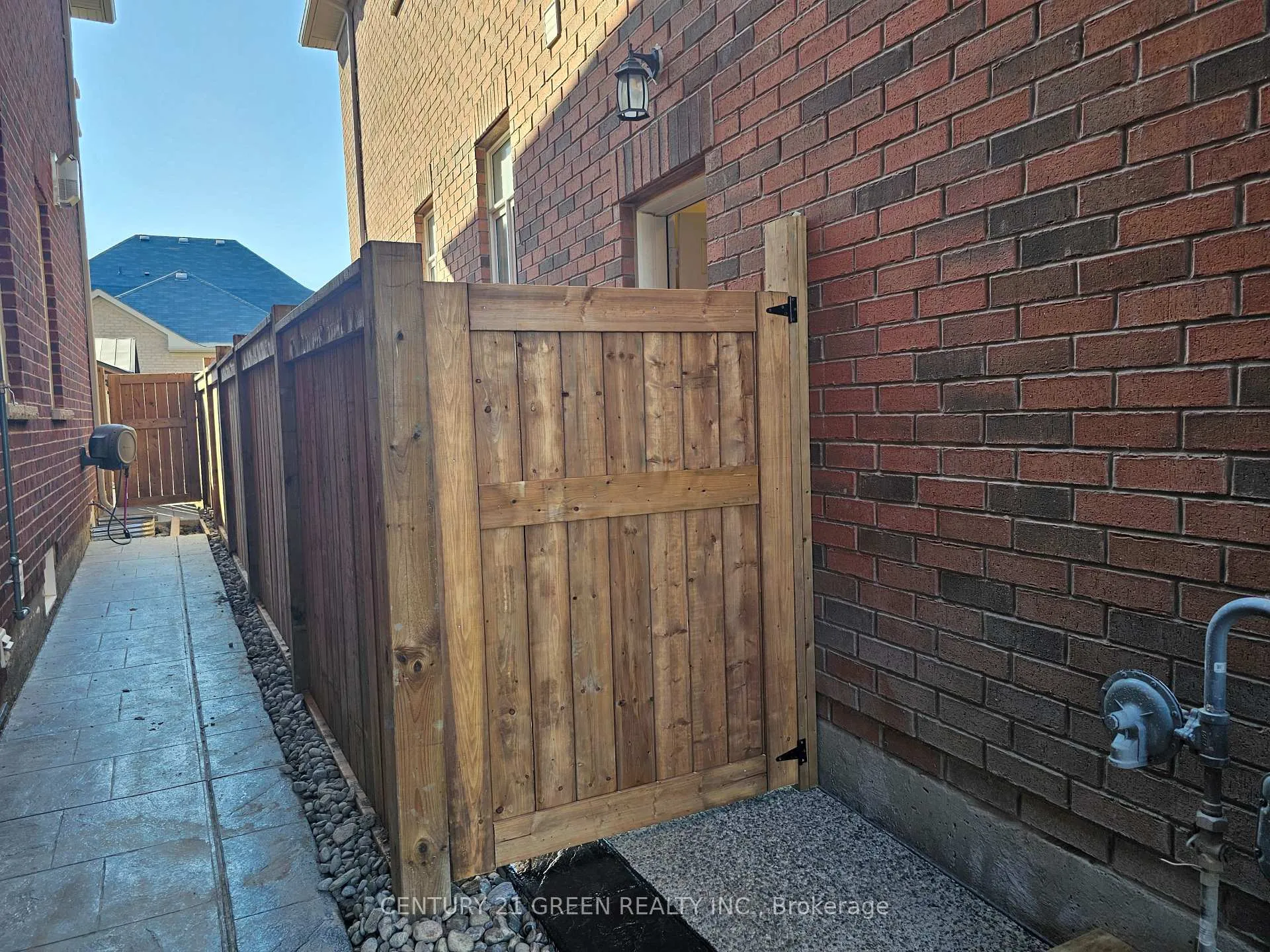 Photo 3 of Unit Bsmt, 15172 Danby Road, Halton Hills, Georgetown — HOMEH