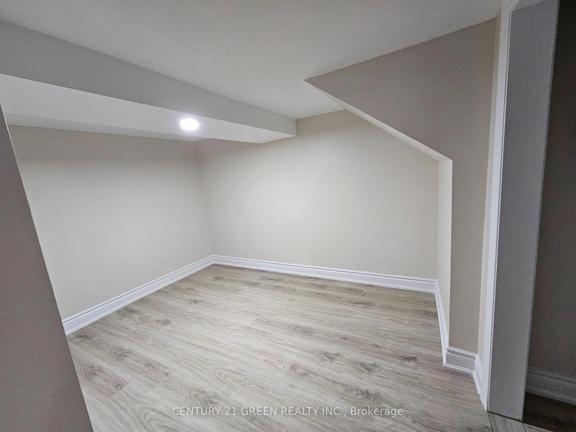 Photo 10 of Unit Bsmt, 15172 Danby Road, Halton Hills, Georgetown — HOMEH