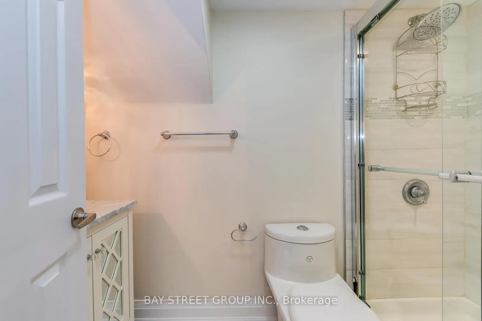 Photo 8 of 4351 Dublin Crescent, Burlington, Shoreacres — HOMEH