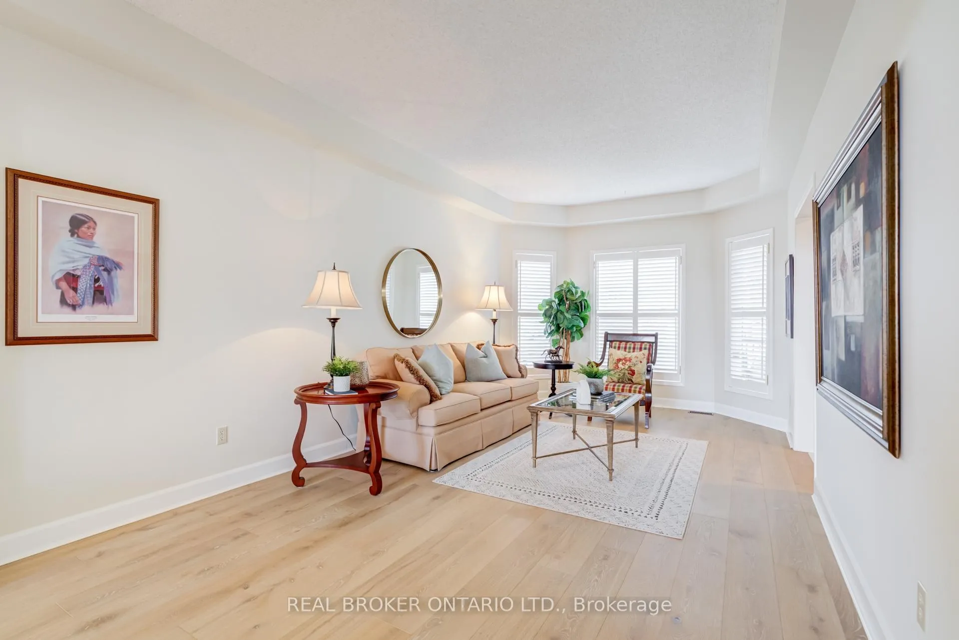 Photo 3 of 886 Darwin Drive, Pickering, Dunbarton — HOMEH