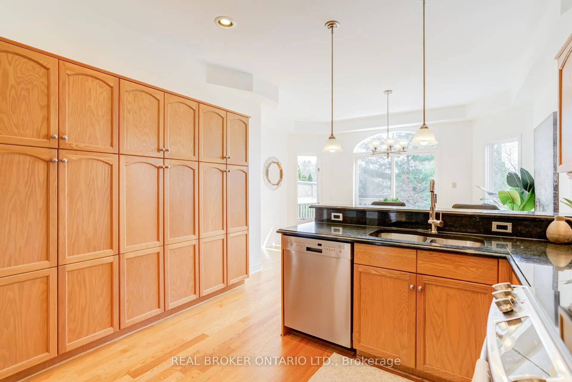 Photo 10 of 886 Darwin Drive, Pickering, Dunbarton — HOMEH