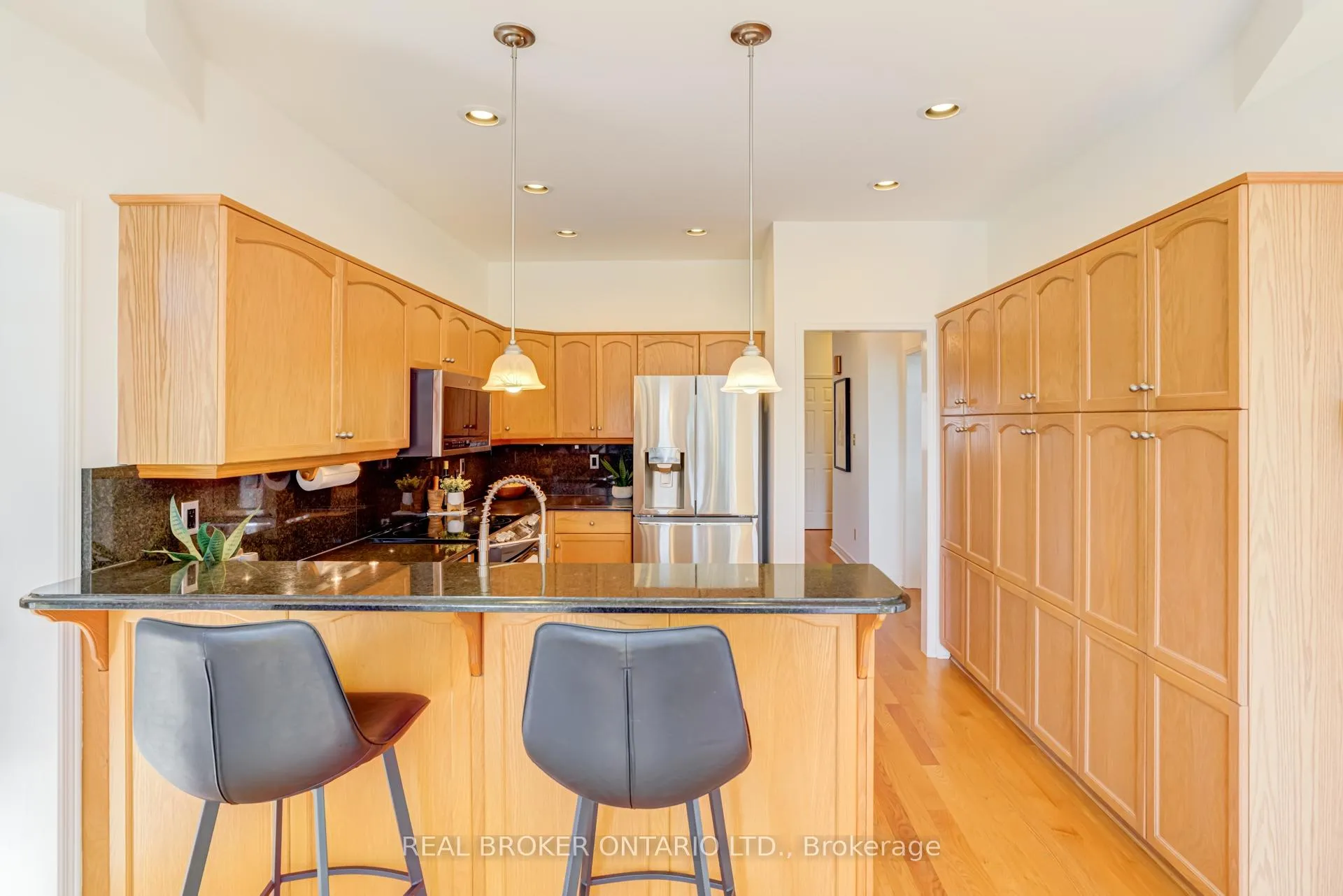 Photo 11 of 886 Darwin Drive, Pickering, Dunbarton — HOMEH