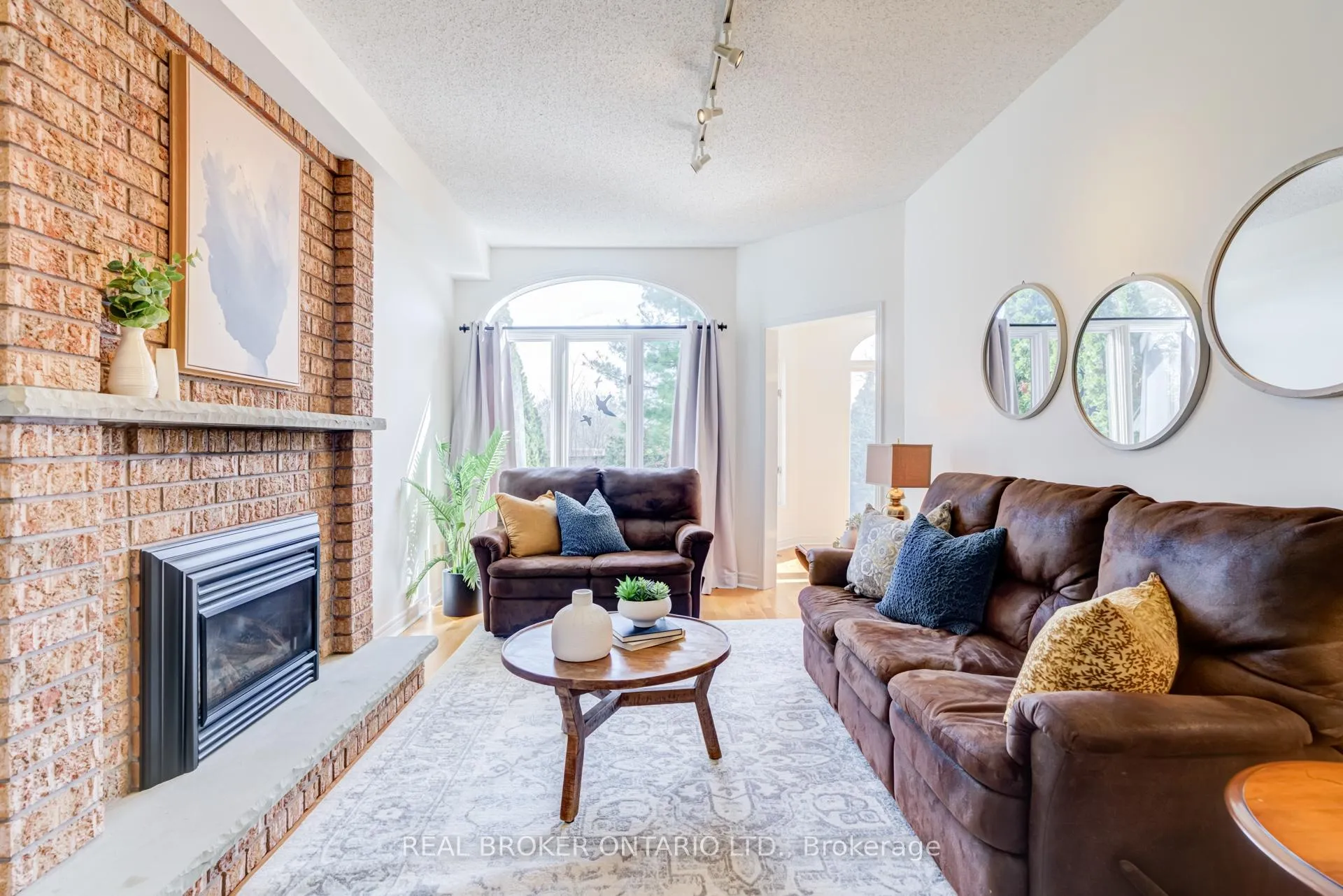 Photo 15 of 886 Darwin Drive, Pickering, Dunbarton — HOMEH