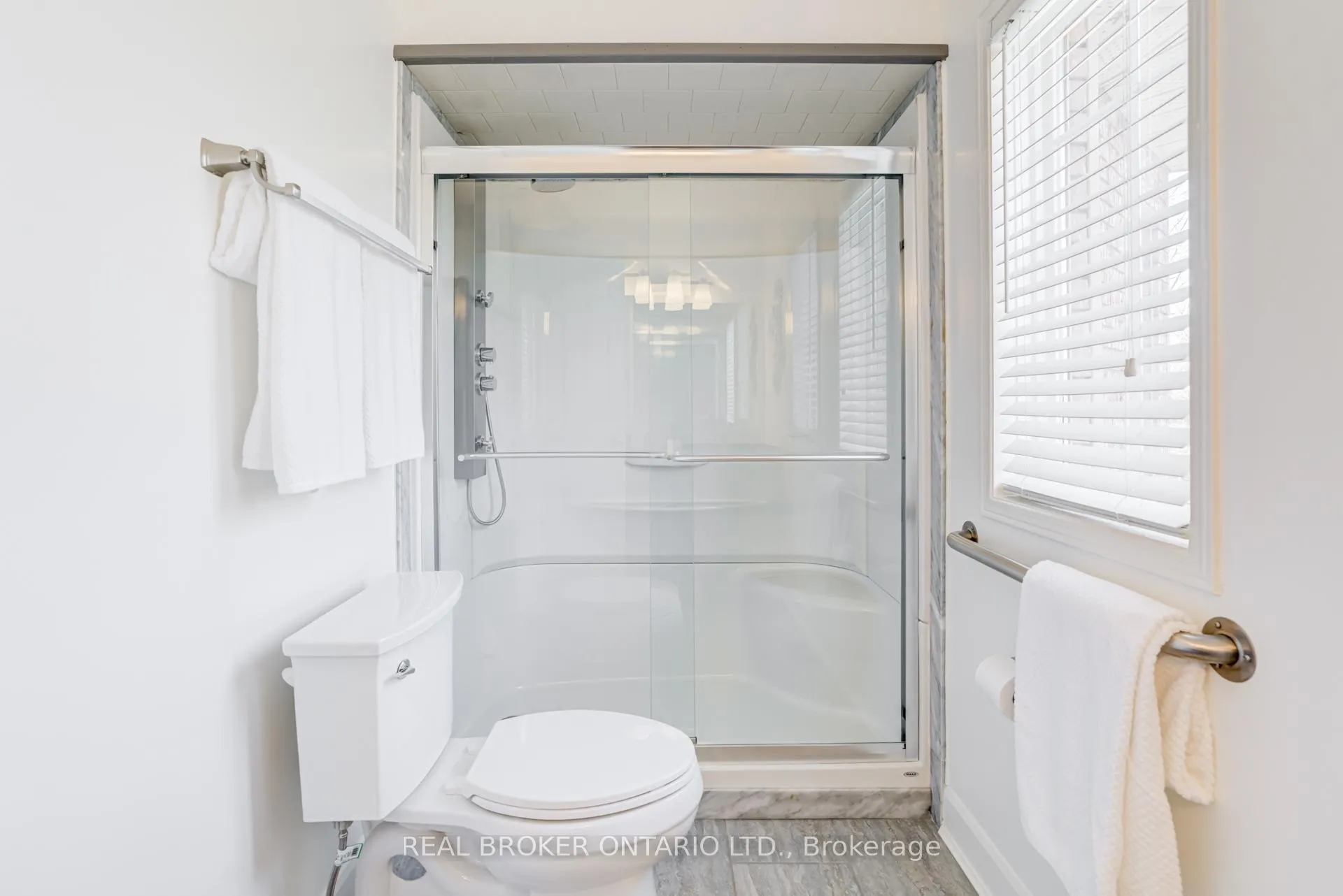 Photo 30 of 886 Darwin Drive, Pickering, Dunbarton — HOMEH