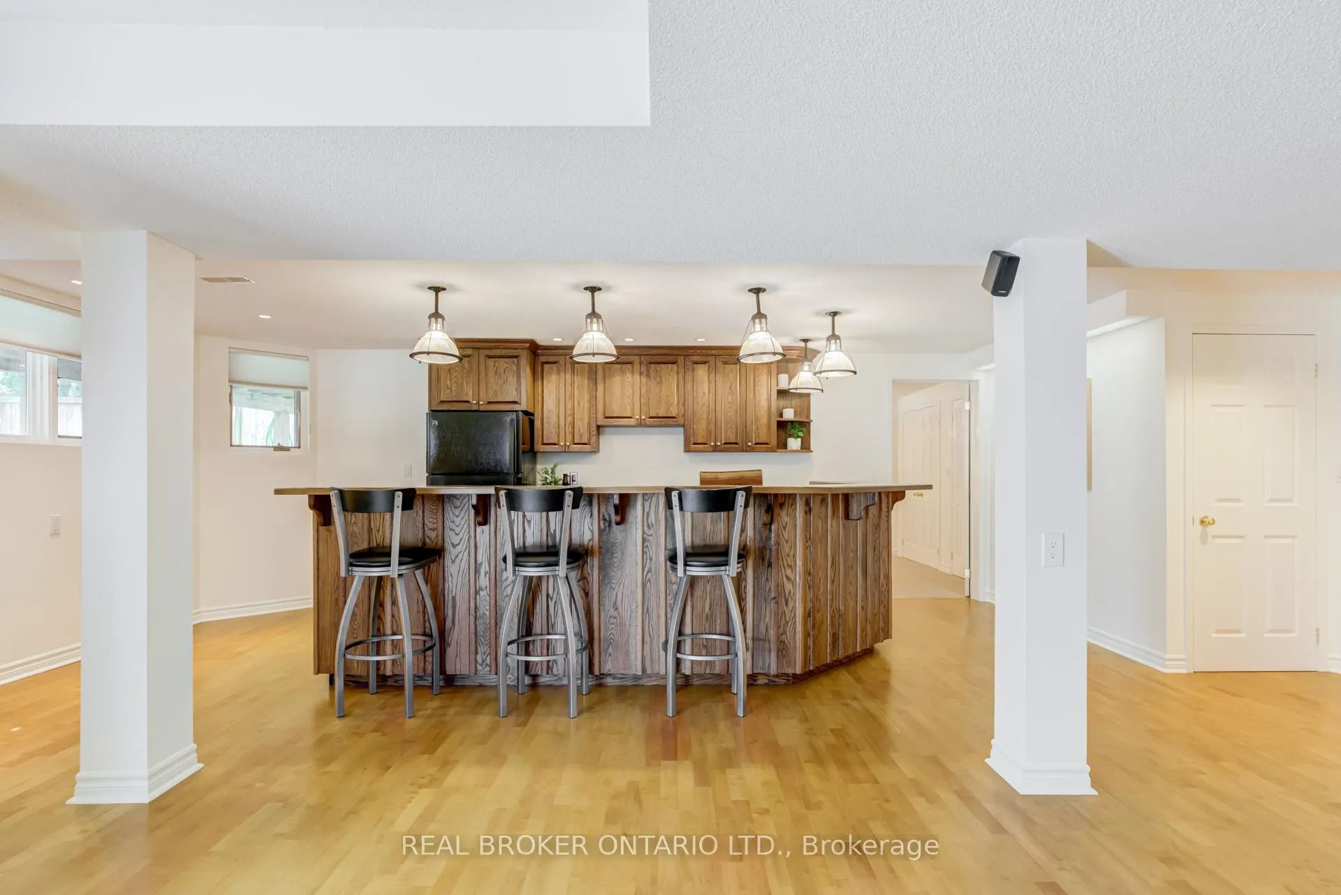 Photo 32 of 886 Darwin Drive, Pickering, Dunbarton — HOMEH