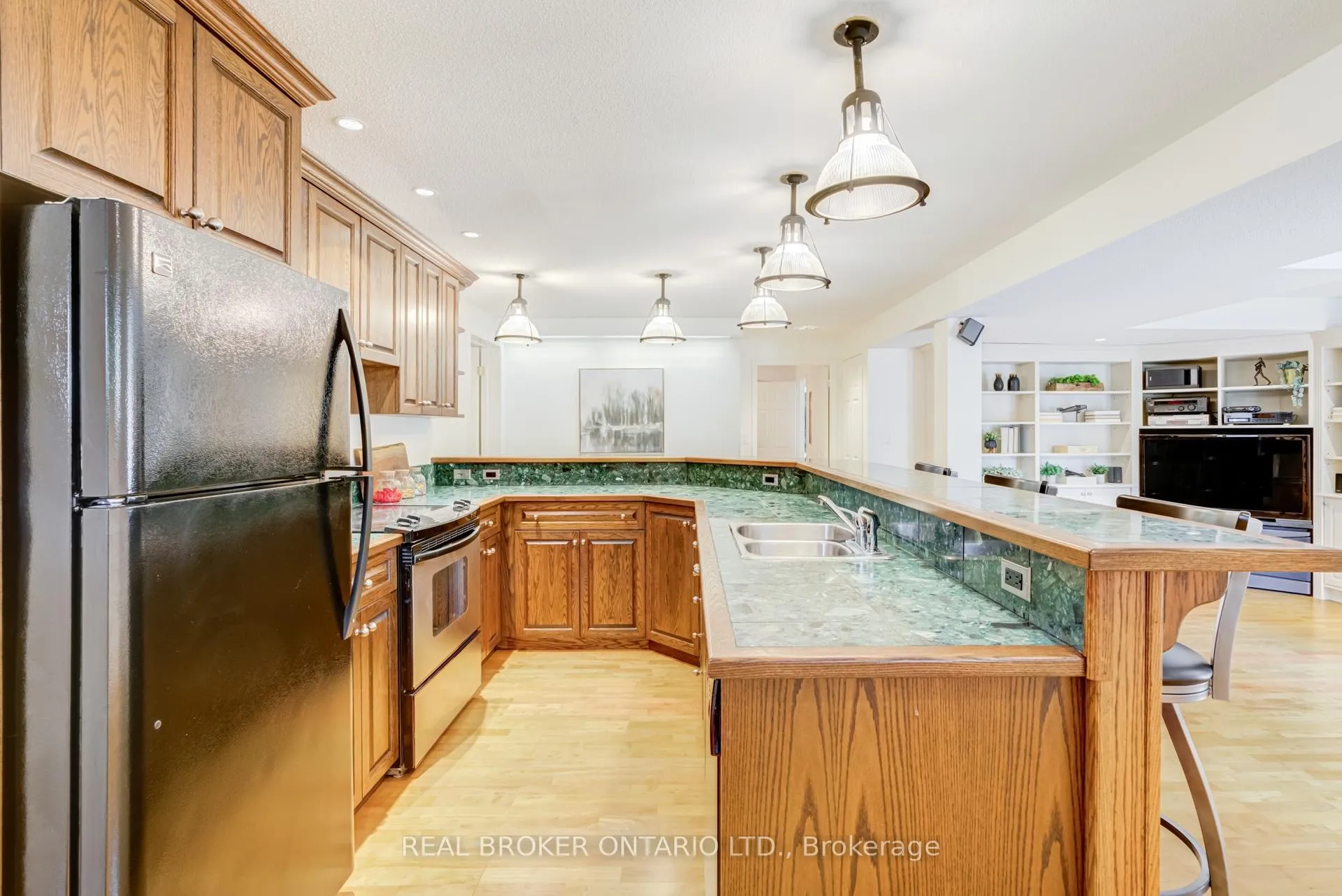 Photo 34 of 886 Darwin Drive, Pickering, Dunbarton — HOMEH