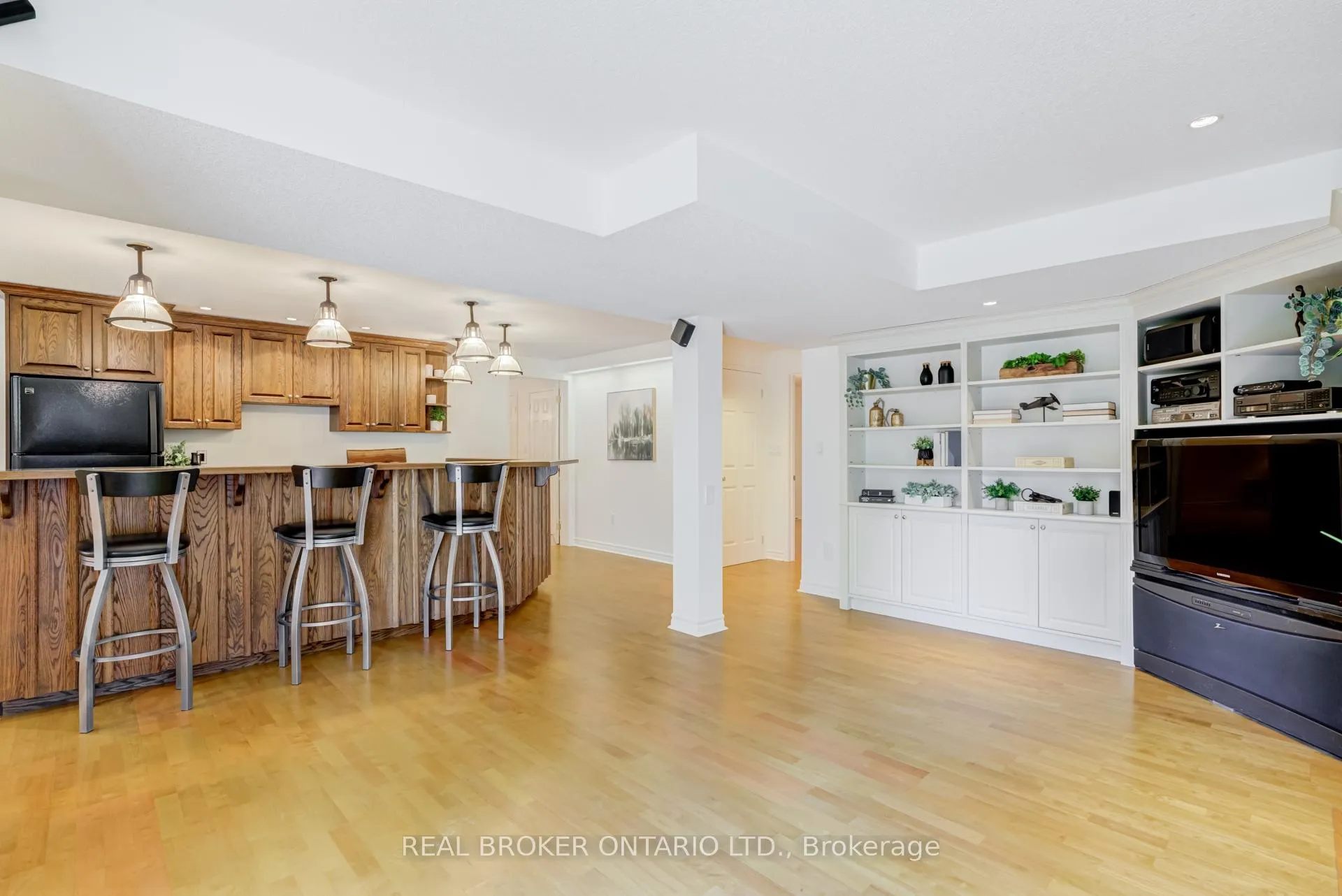 Photo 36 of 886 Darwin Drive, Pickering, Dunbarton — HOMEH
