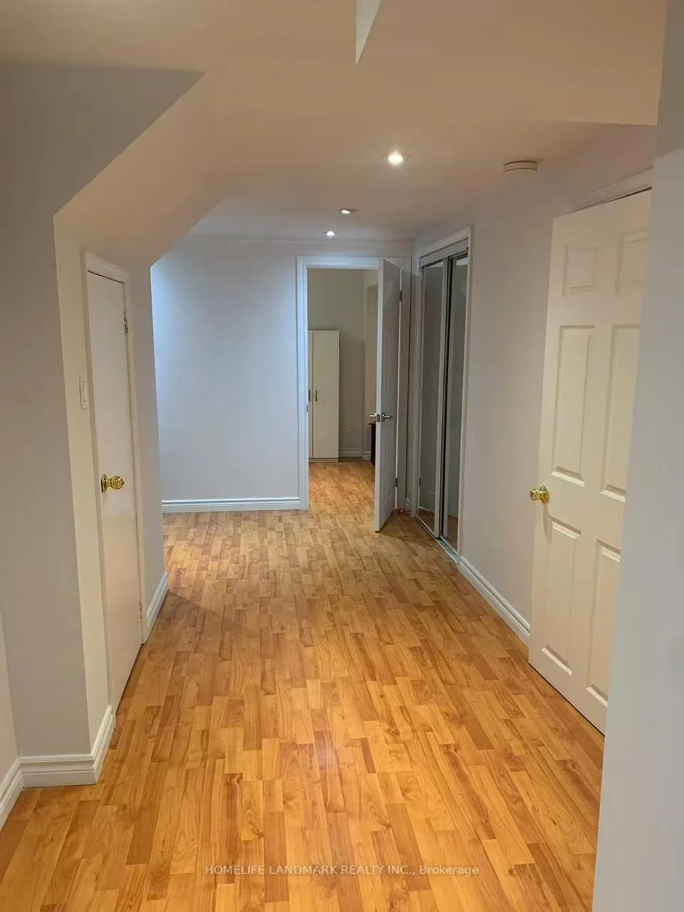 Photo 8 of 356 Brownridge Drive, Vaughan, Brownridge — HOMEH