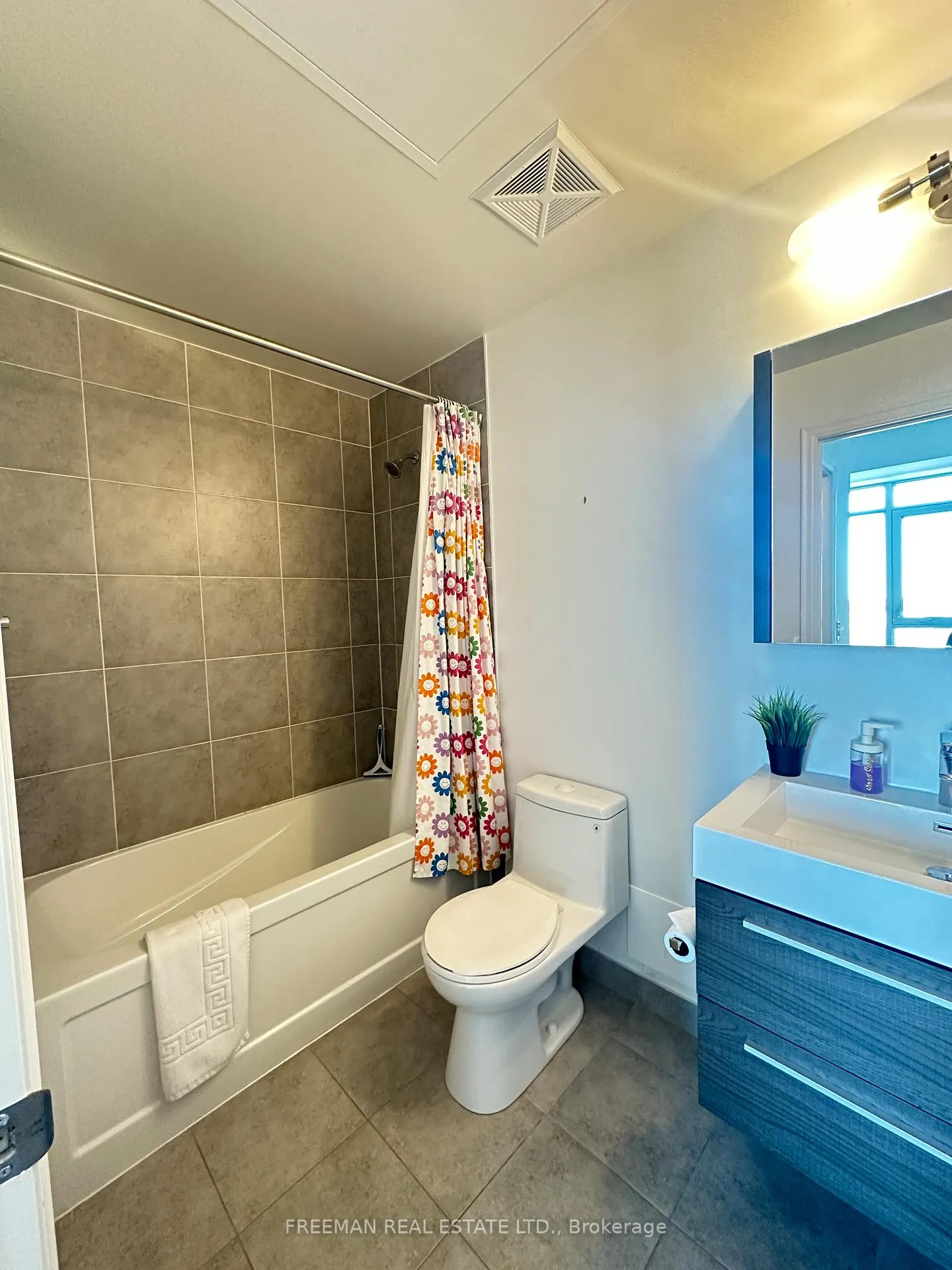 Photo 6 of Unit 703, 18 Rouge Valley Drive W, Markham, Unionville — HOMEH