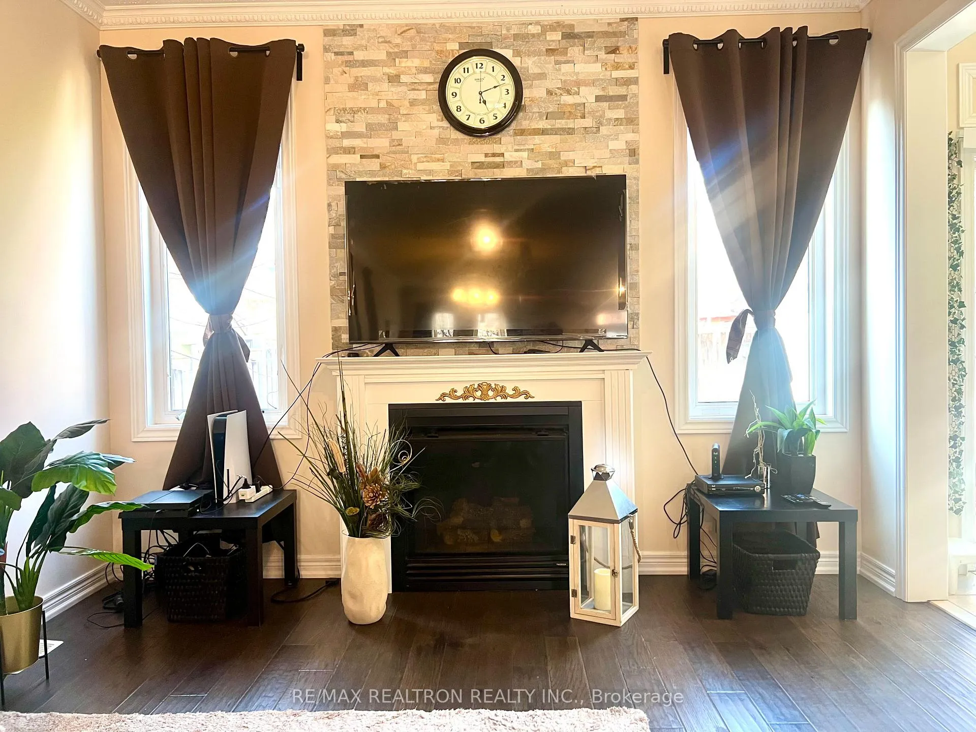Photo 9 of 6 Mimosa Street, Markham, Wismer — HOMEH