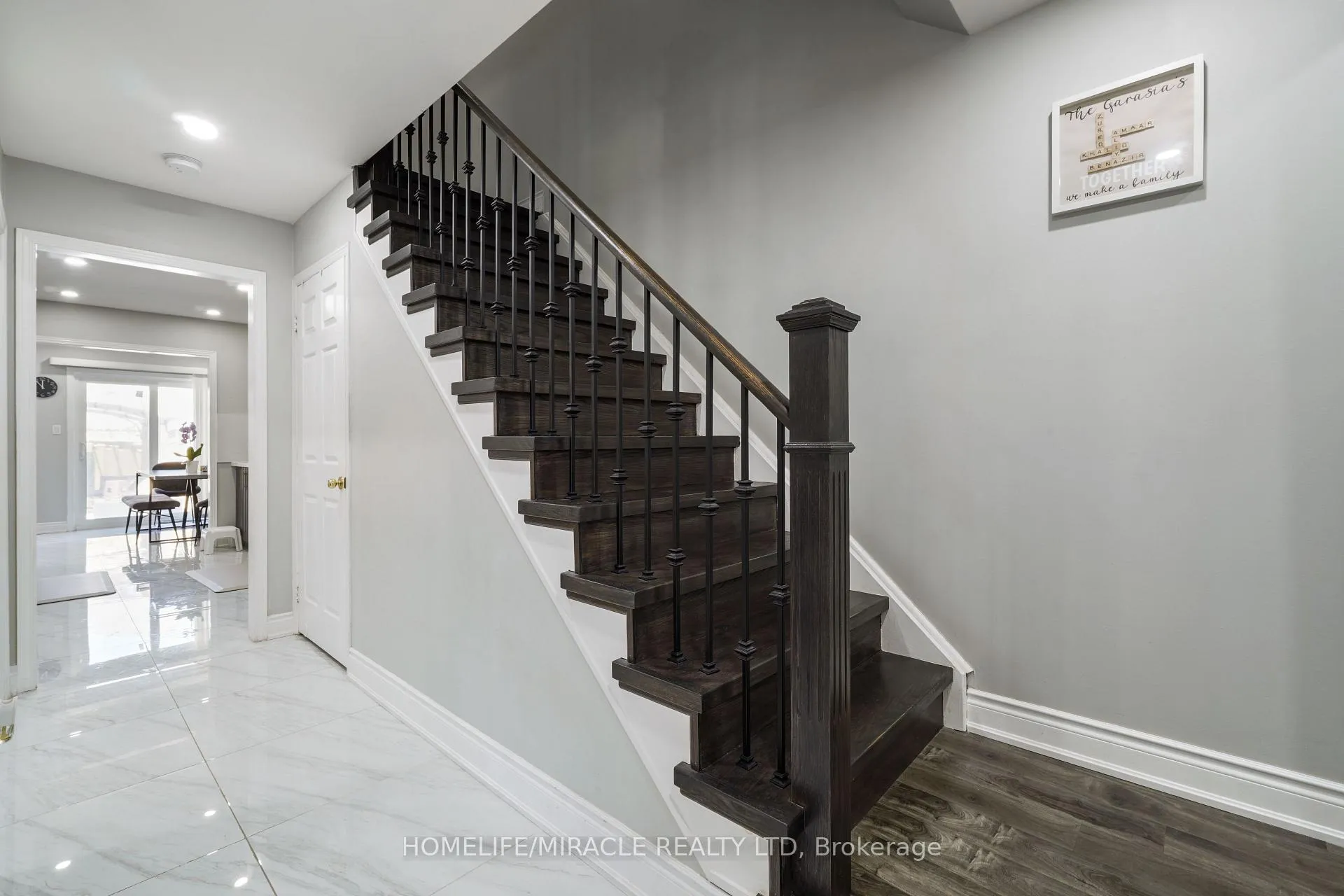 Photo 3 of 18 Prairie Rose Circle, Brampton, Sandringham-Wellington — HOMEH