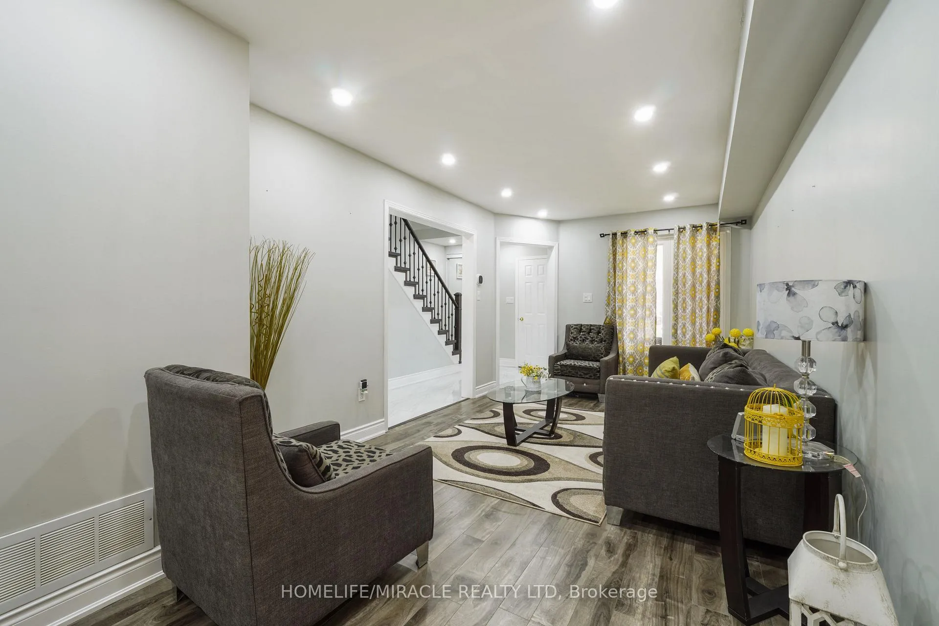 Photo 6 of 18 Prairie Rose Circle, Brampton, Sandringham-Wellington — HOMEH