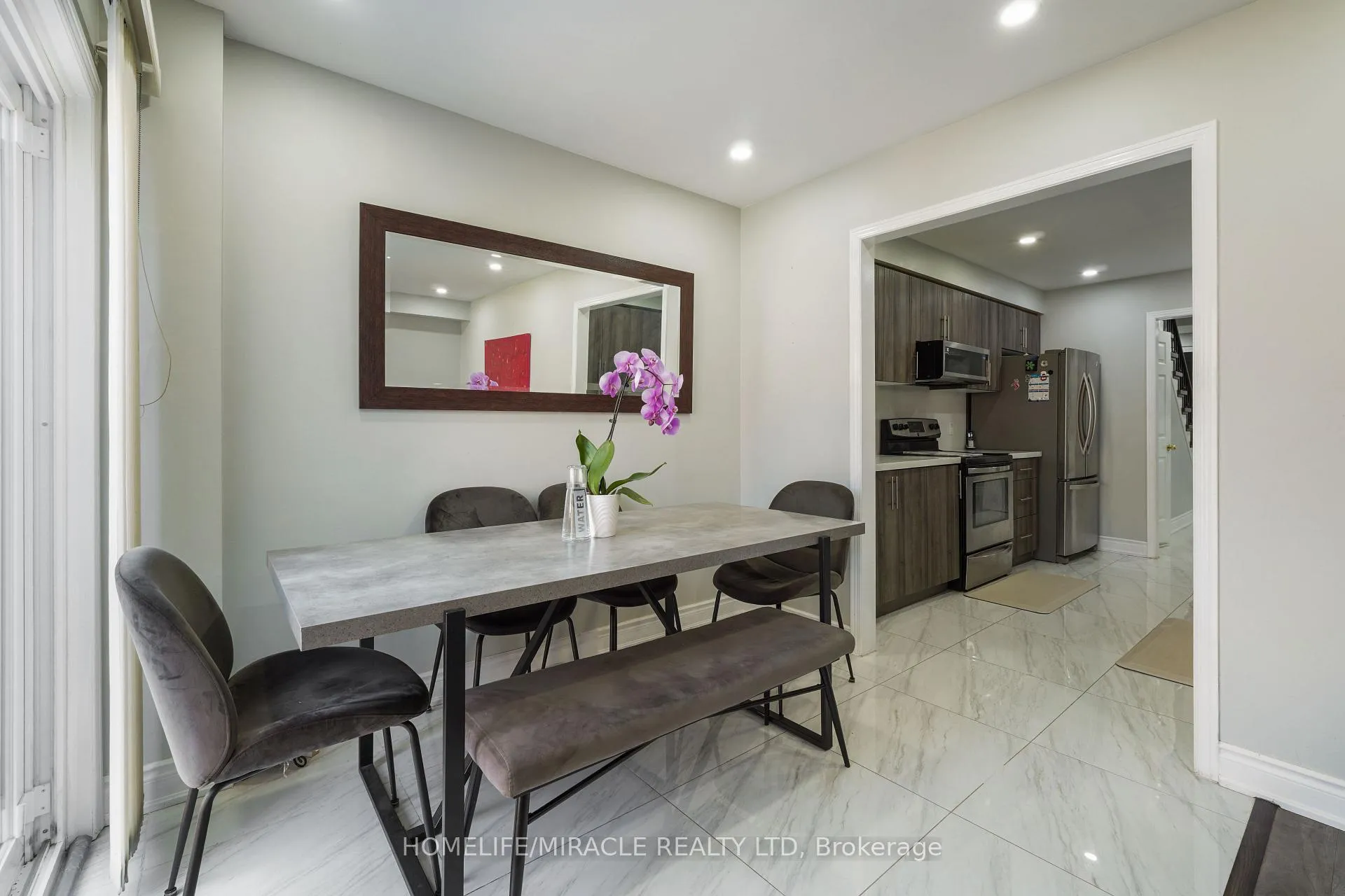 Photo 10 of 18 Prairie Rose Circle, Brampton, Sandringham-Wellington — HOMEH
