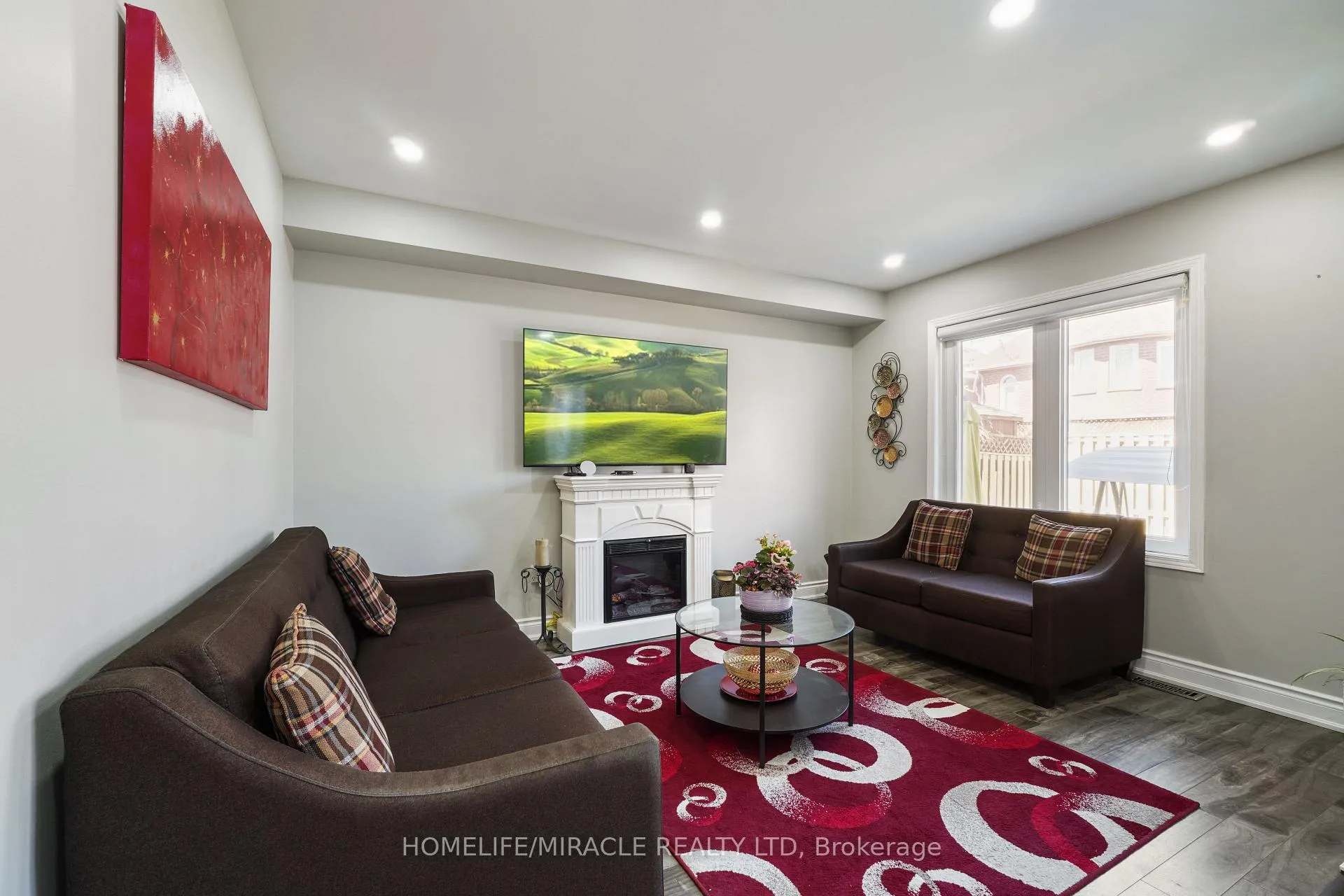 Photo 11 of 18 Prairie Rose Circle, Brampton, Sandringham-Wellington — HOMEH