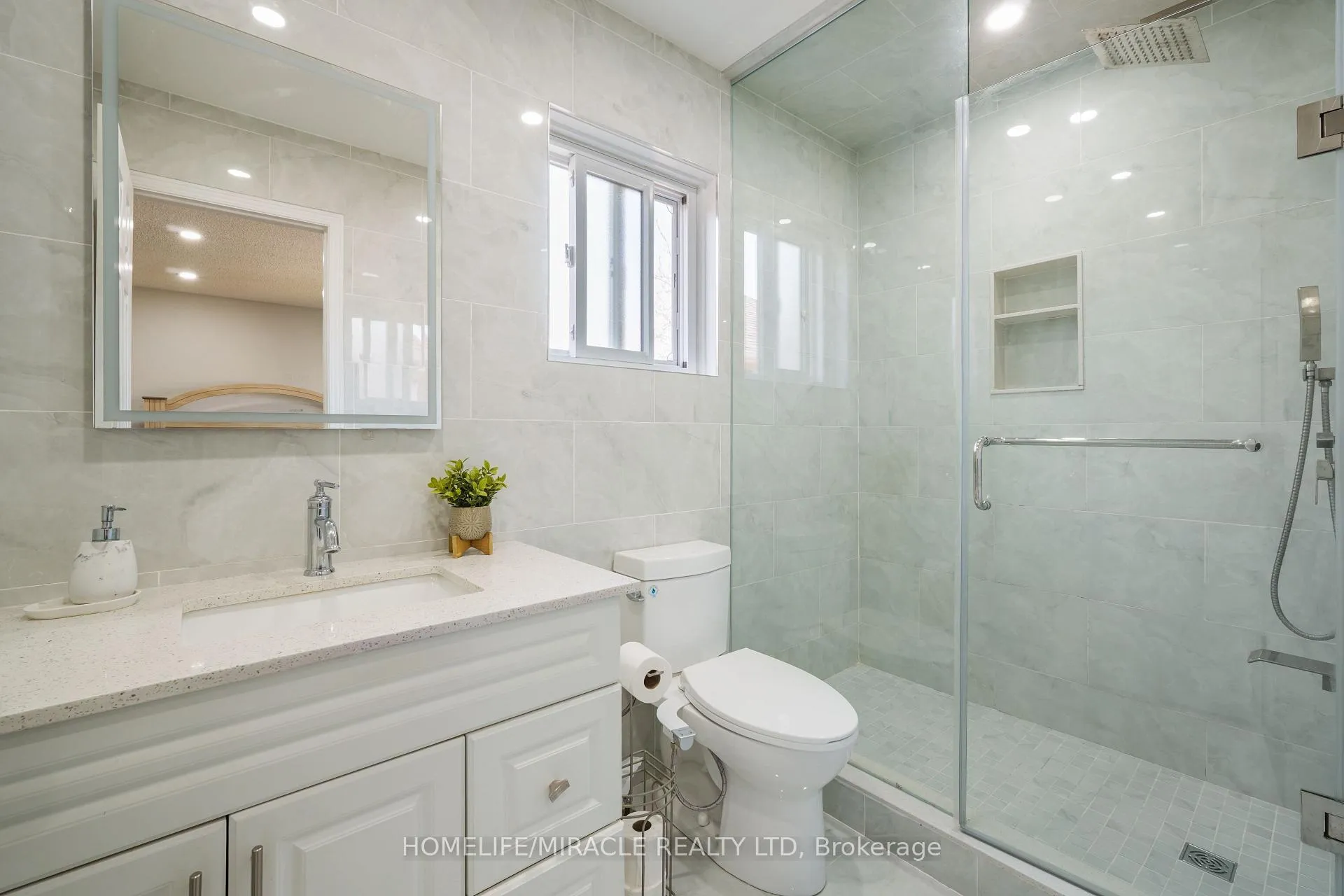 Photo 17 of 18 Prairie Rose Circle, Brampton, Sandringham-Wellington — HOMEH