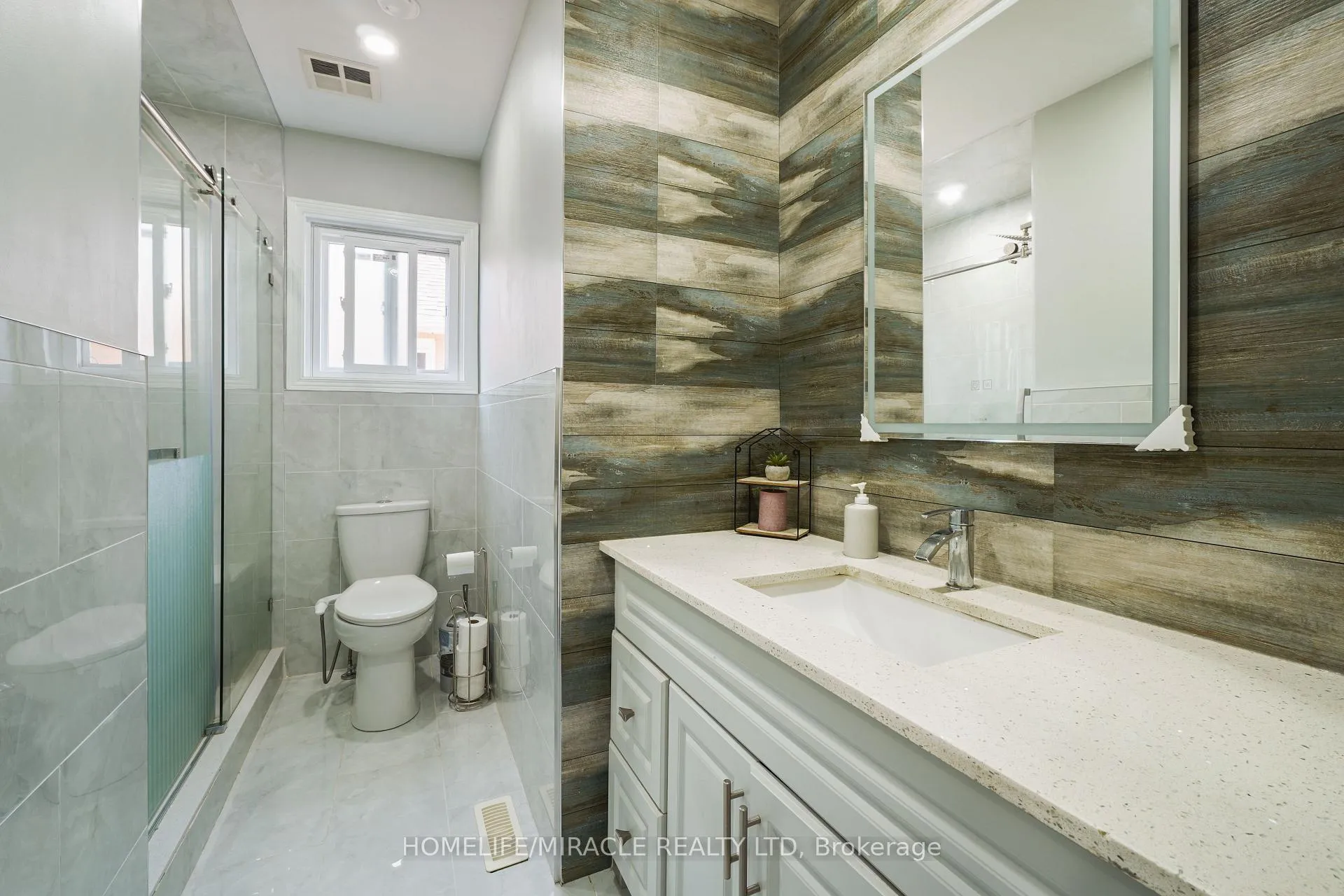 Photo 20 of 18 Prairie Rose Circle, Brampton, Sandringham-Wellington — HOMEH