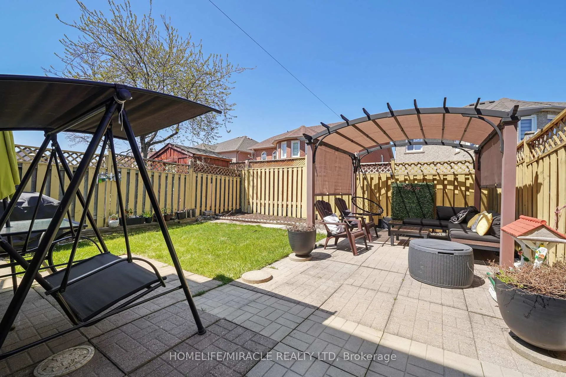 Photo 28 of 18 Prairie Rose Circle, Brampton, Sandringham-Wellington — HOMEH