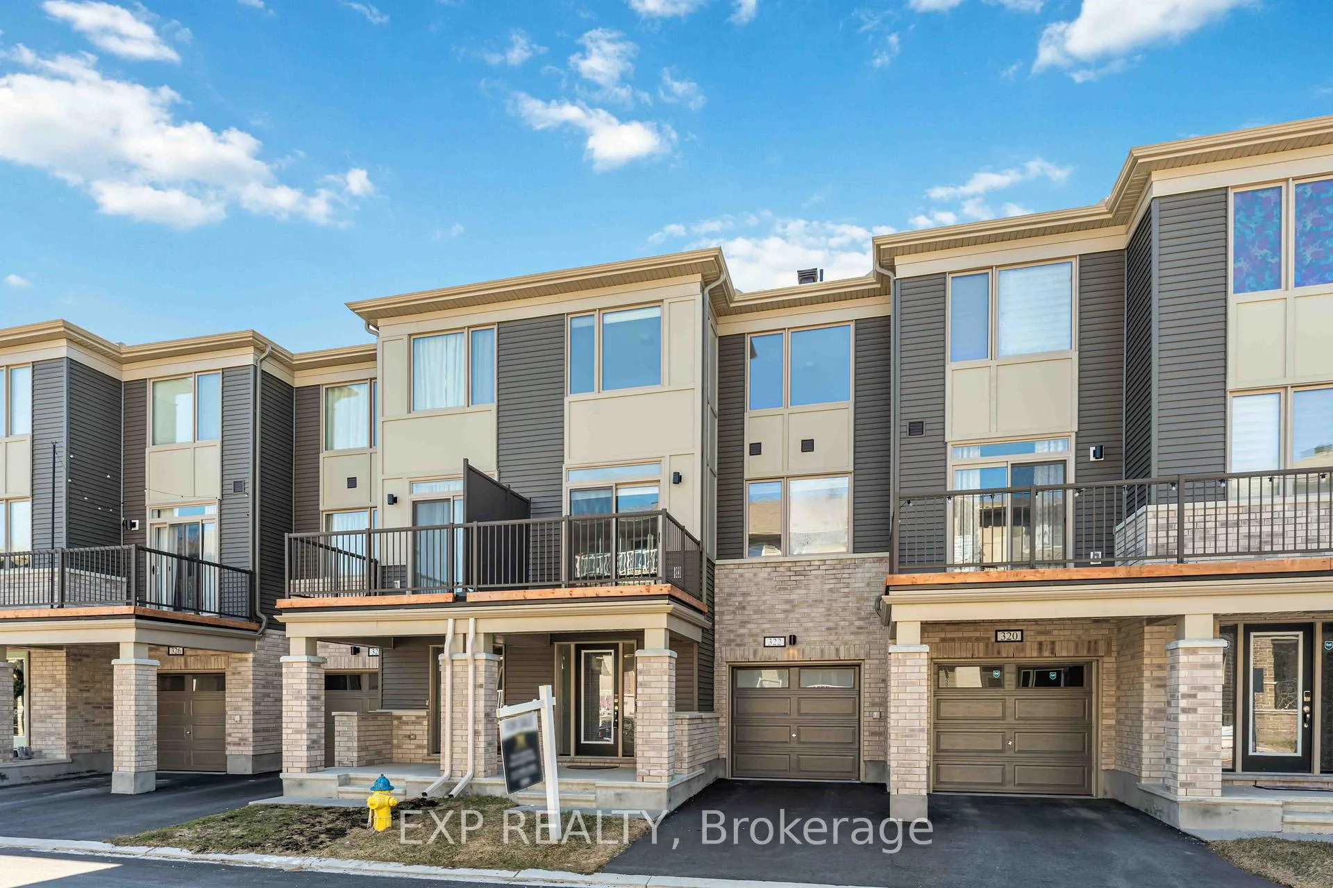 Photo 2 of 322 Olivenite Private, Ottawa, Barrhaven - Heritage Park — HOMEH