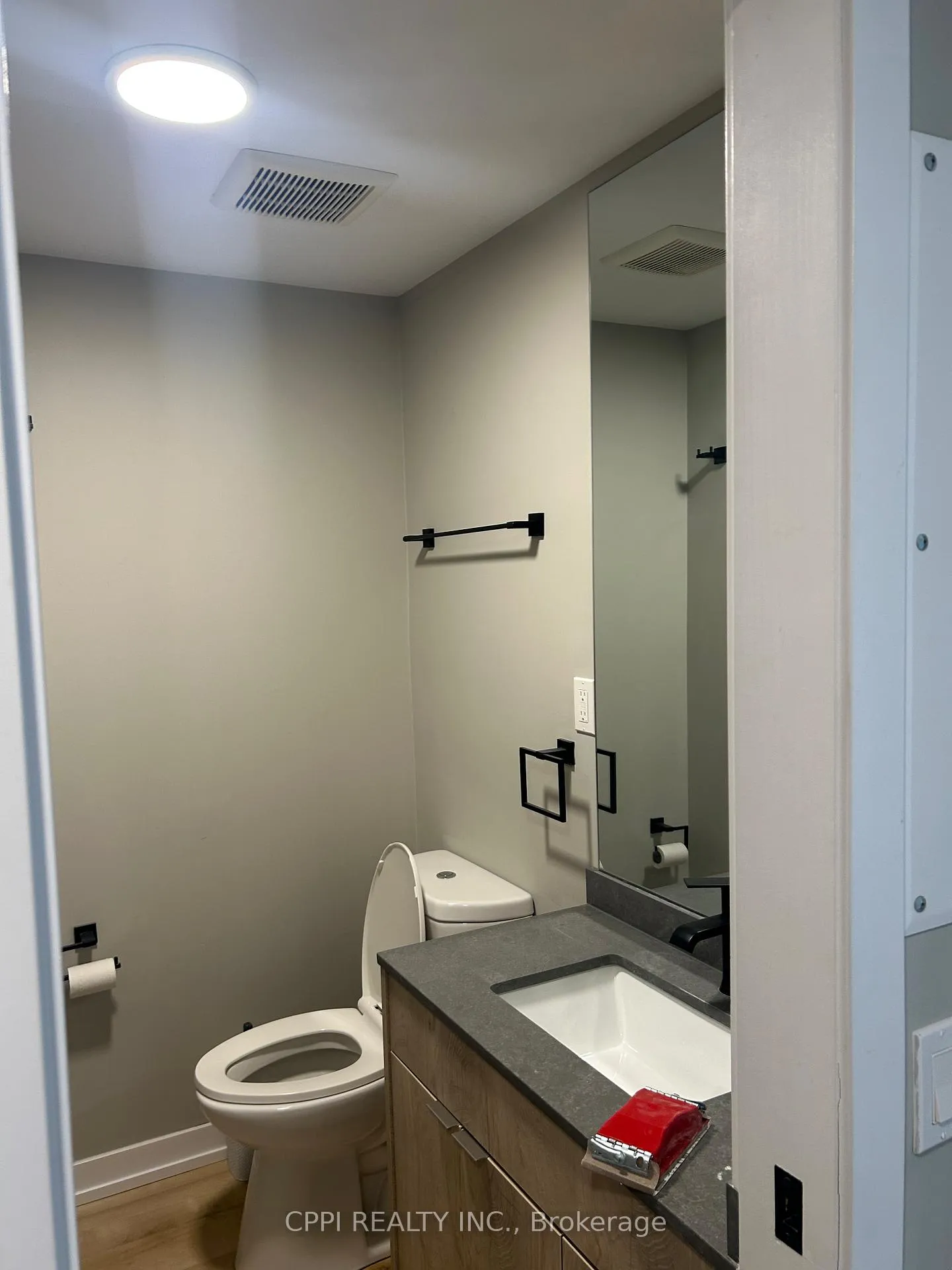 Photo 4 of Unit 211, 70 King Street E, Oshawa, Central — HOMEH