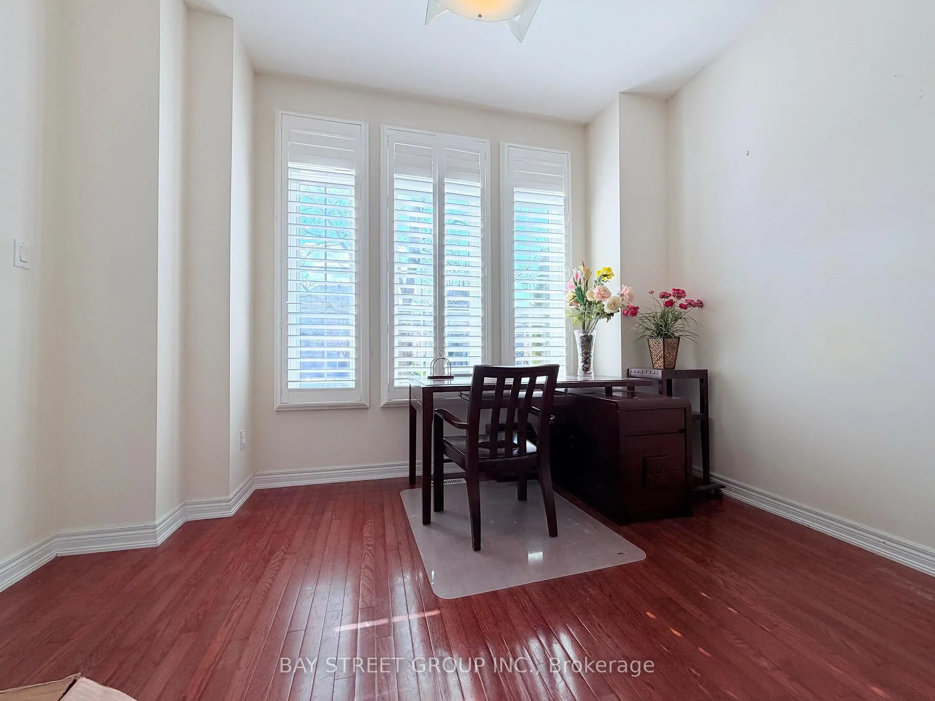 Photo 3 of 9 Saint Clare Boulevard, Vaughan, Vellore Village — HOMEH