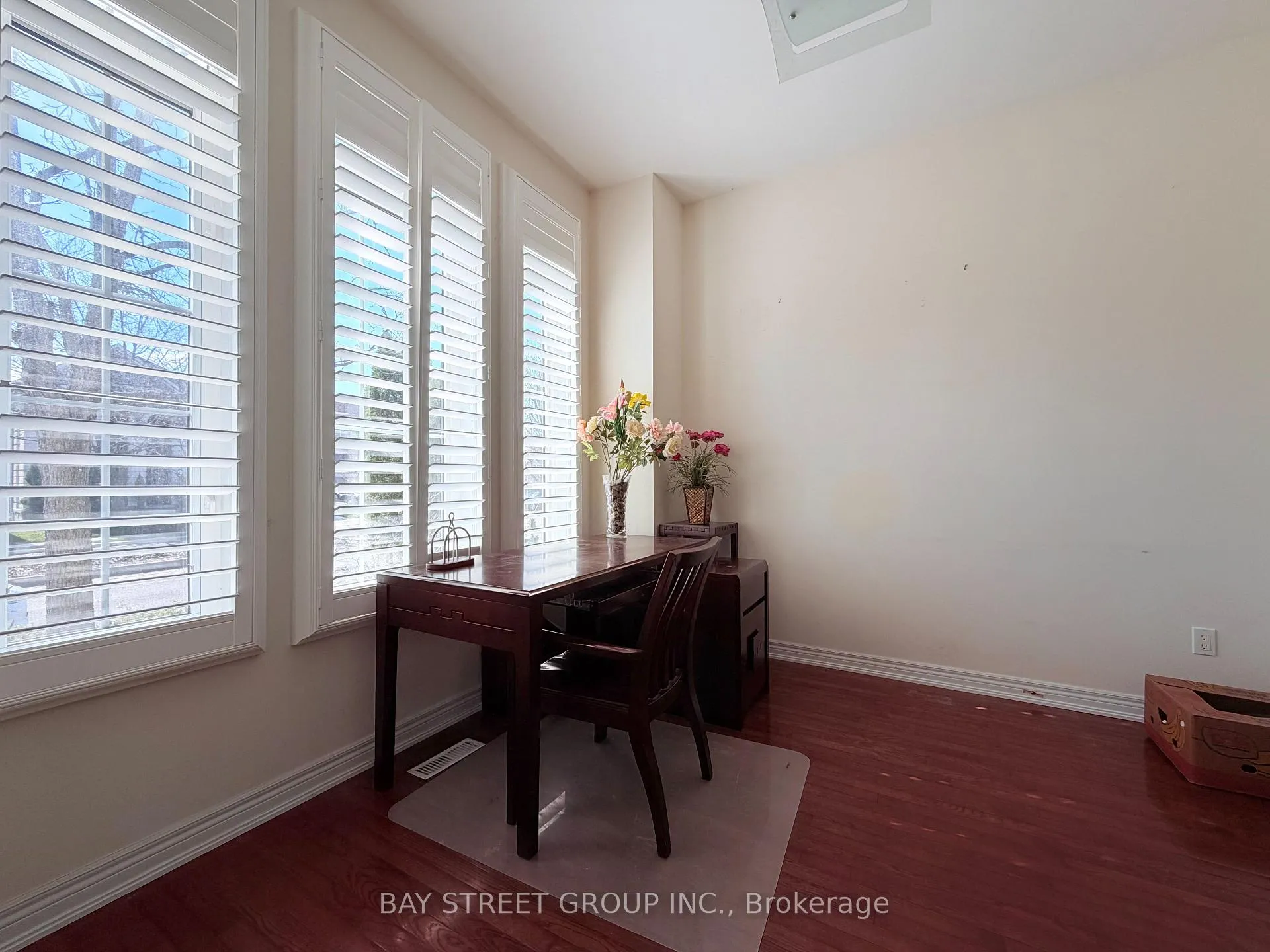Photo 5 of 9 Saint Clare Boulevard, Vaughan, Vellore Village — HOMEH