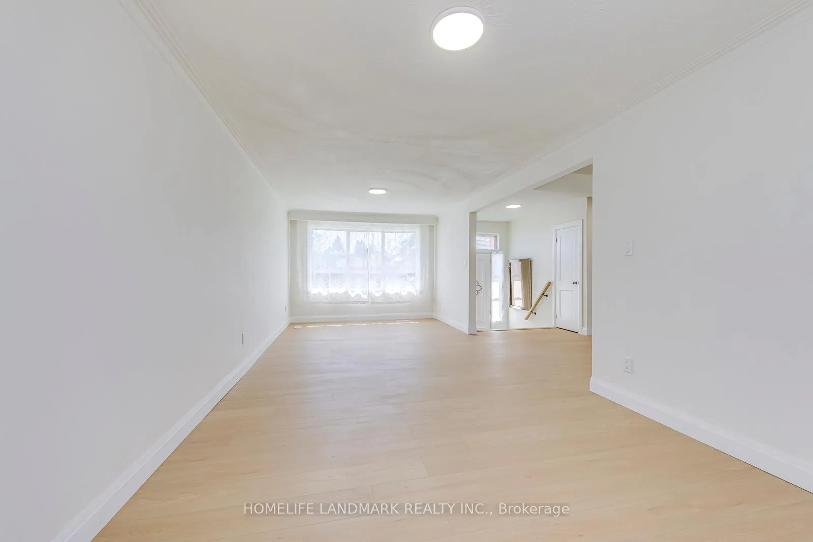 Photo 11 of 451 Sandmere Place, Oakville, West — HOMEH