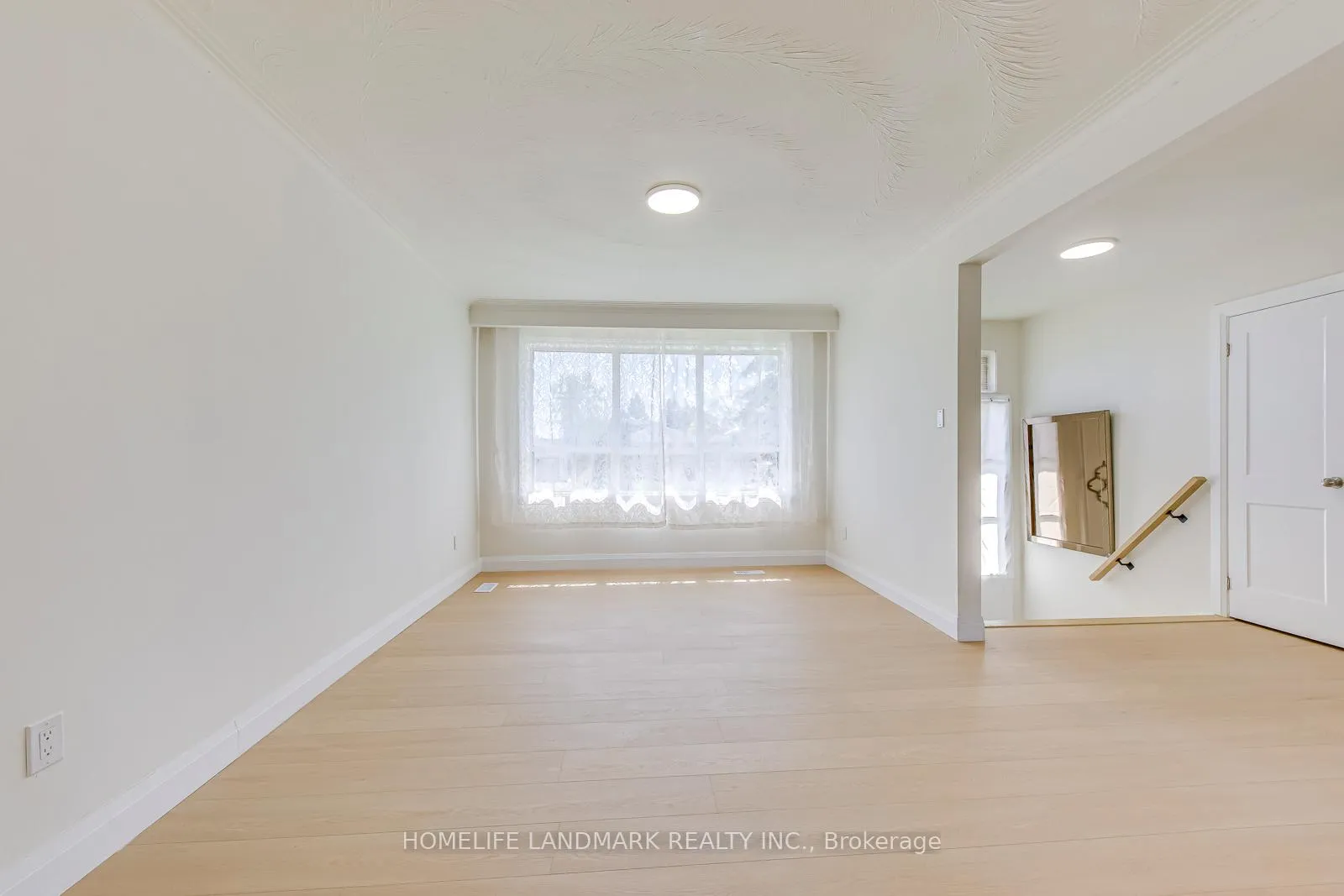 Photo 12 of 451 Sandmere Place, Oakville, West — HOMEH