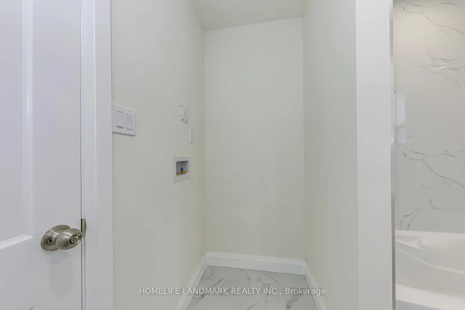 Photo 26 of 451 Sandmere Place, Oakville, West — HOMEH